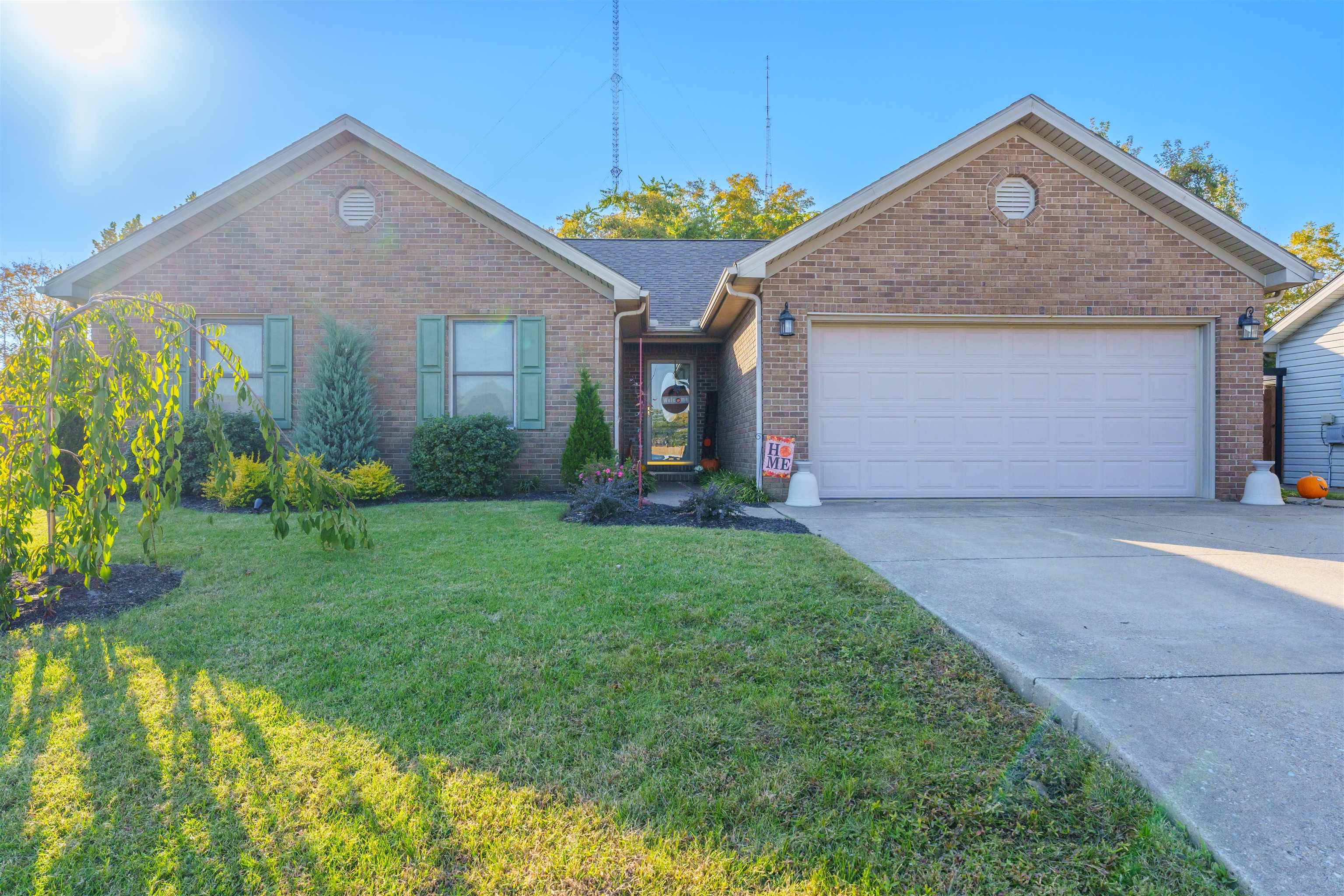 102 Goldfinch Drive, Owensboro, Kentucky 42301, 3 Bedrooms Bedrooms, ,2 BathroomsBathrooms,Single Family Residence,For Sale,Goldfinch Drive,90910