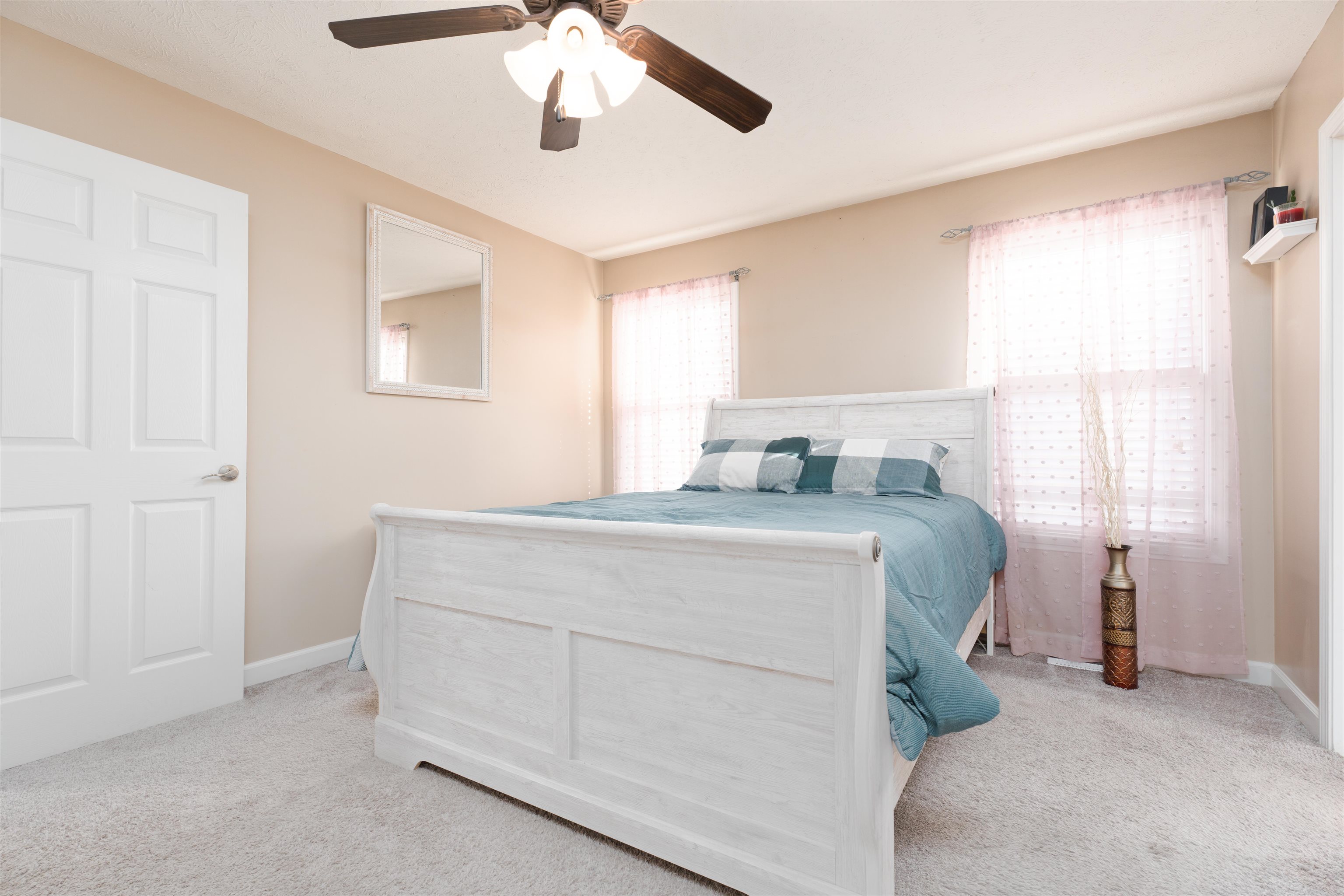 102 Goldfinch Drive, Owensboro, Kentucky 42301, 3 Bedrooms Bedrooms, ,2 BathroomsBathrooms,Single Family Residence,For Sale,Goldfinch Drive,90910