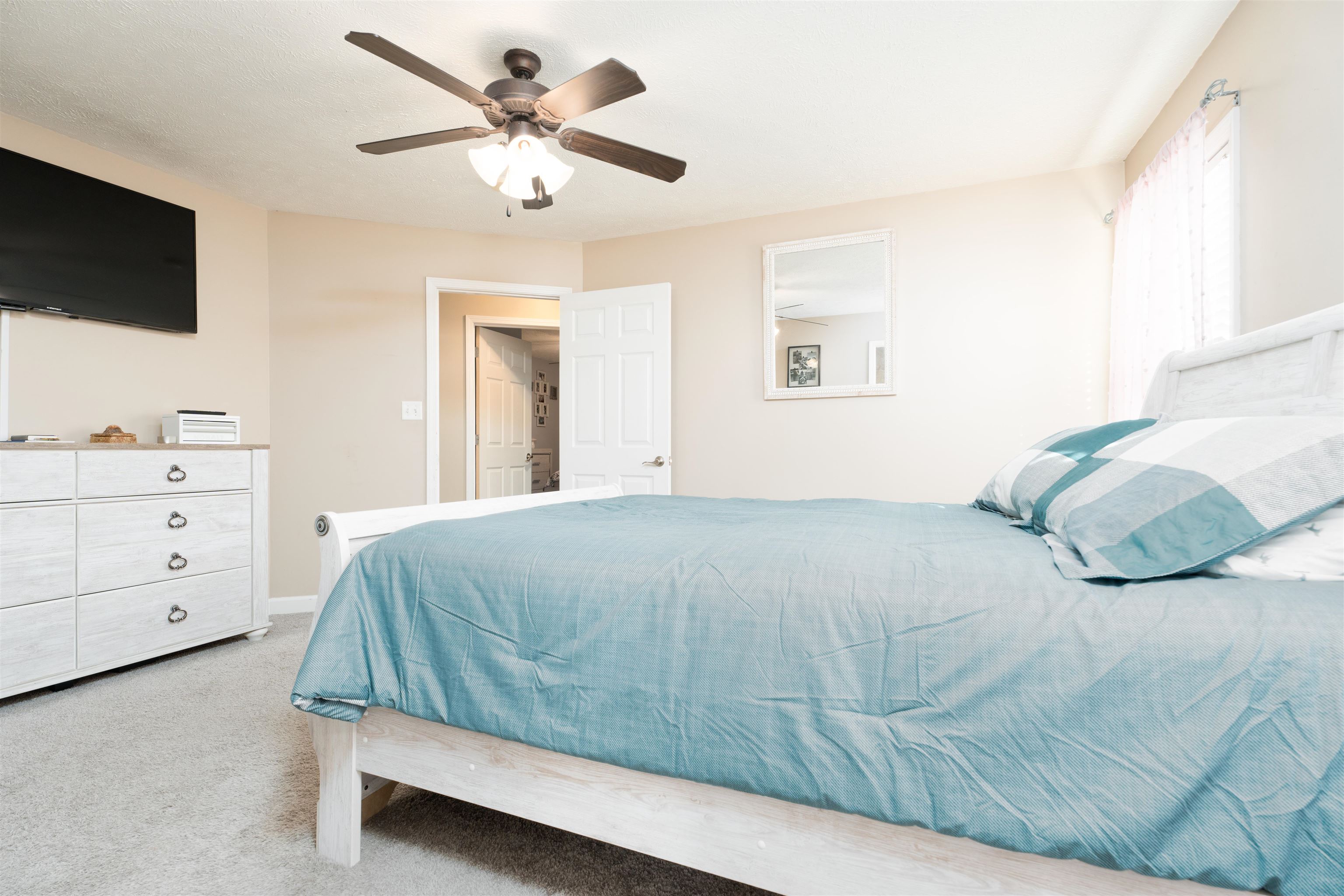 102 Goldfinch Drive, Owensboro, Kentucky 42301, 3 Bedrooms Bedrooms, ,2 BathroomsBathrooms,Single Family Residence,For Sale,Goldfinch Drive,90910