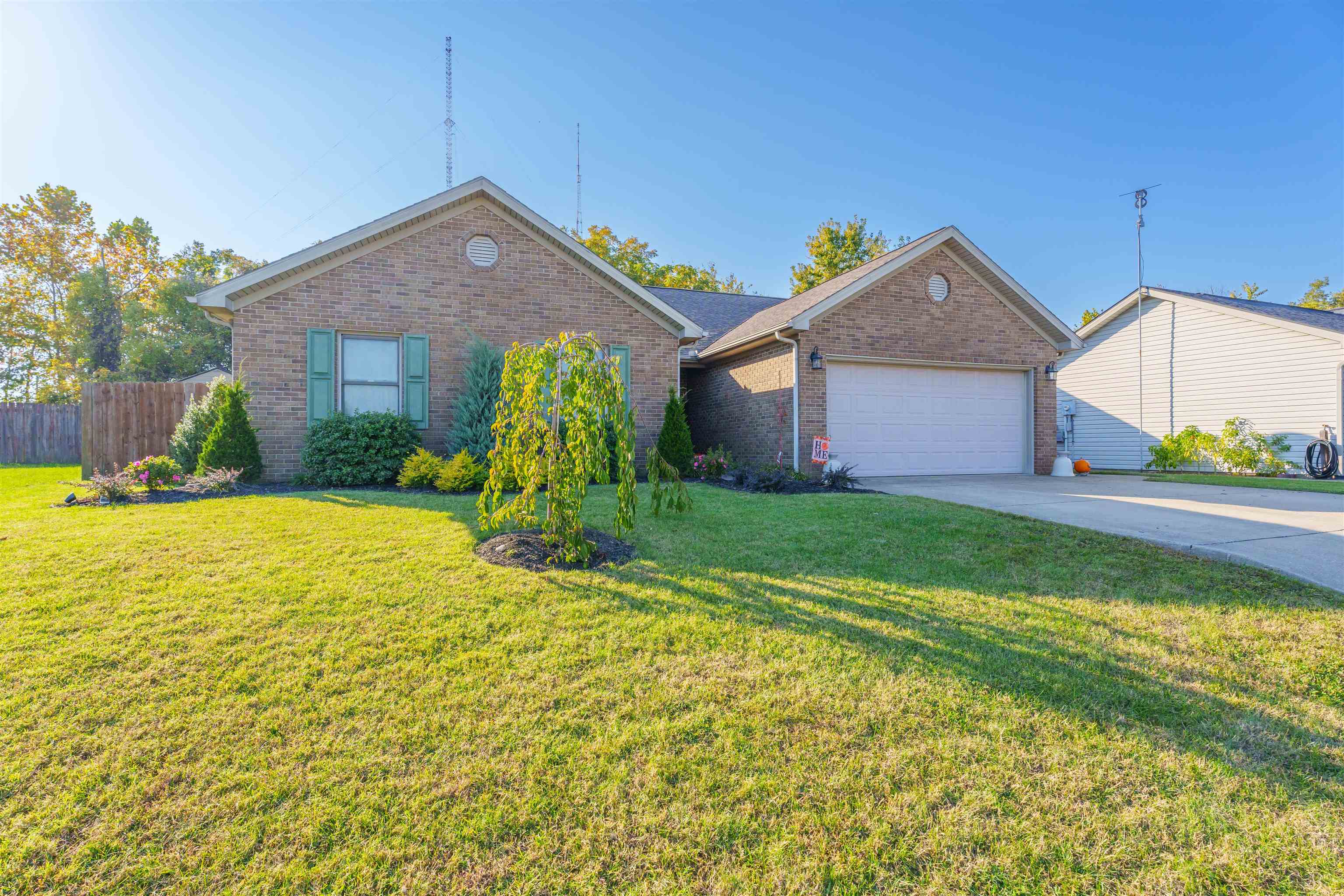 102 Goldfinch Drive, Owensboro, Kentucky 42301, 3 Bedrooms Bedrooms, ,2 BathroomsBathrooms,Single Family Residence,For Sale,Goldfinch Drive,90910