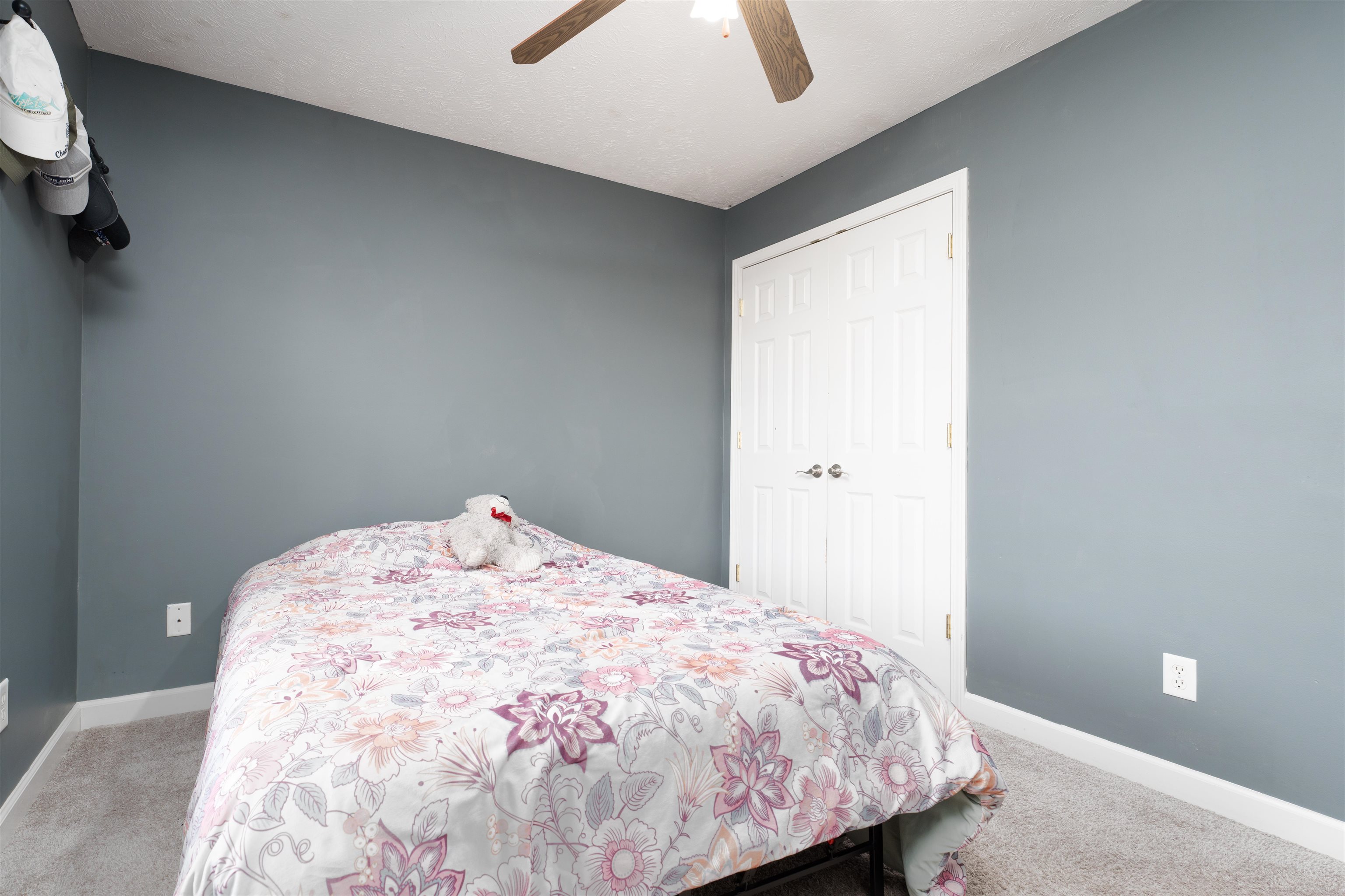 102 Goldfinch Drive, Owensboro, Kentucky 42301, 3 Bedrooms Bedrooms, ,2 BathroomsBathrooms,Single Family Residence,For Sale,Goldfinch Drive,90910