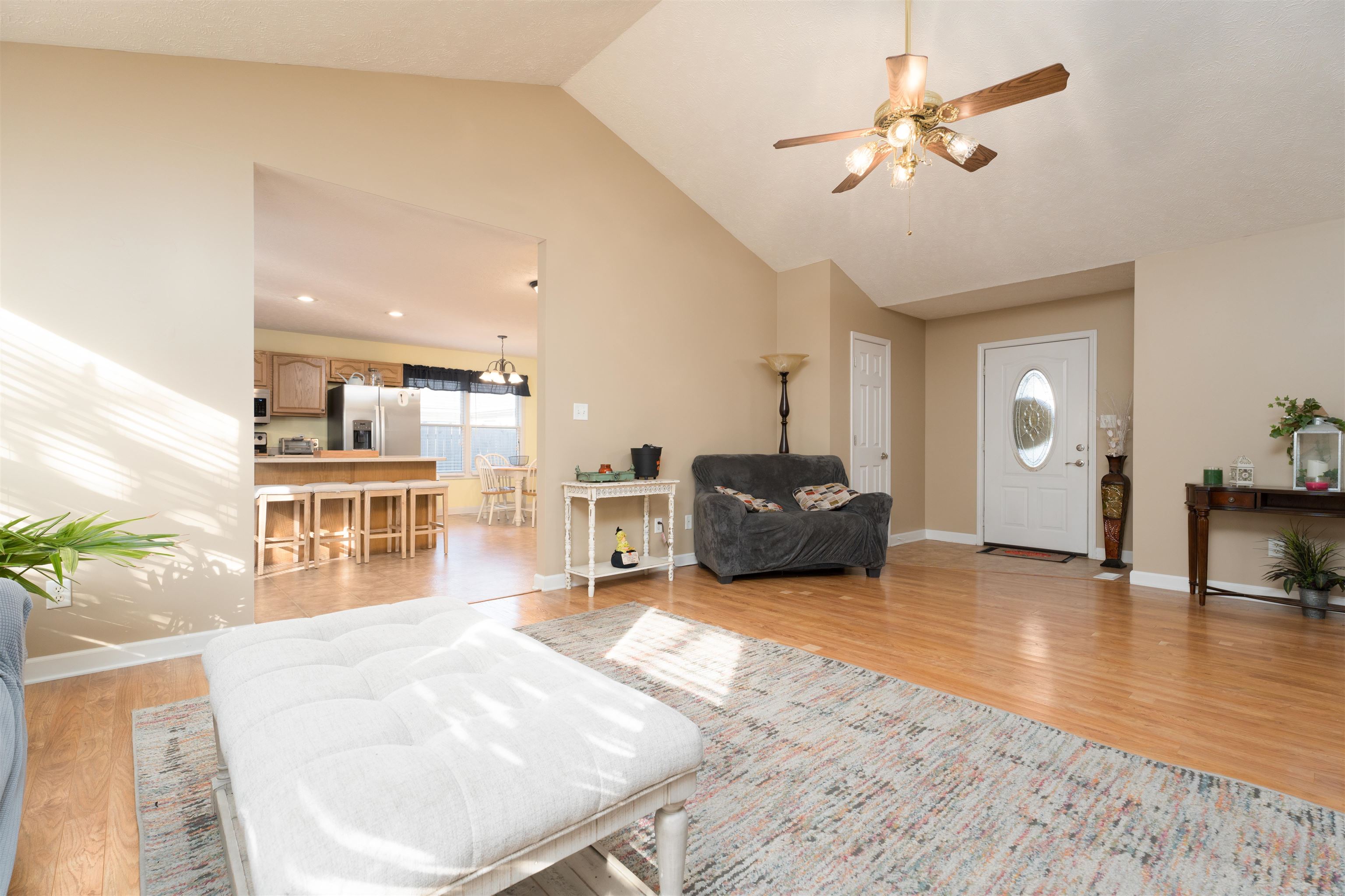 102 Goldfinch Drive, Owensboro, Kentucky 42301, 3 Bedrooms Bedrooms, ,2 BathroomsBathrooms,Single Family Residence,For Sale,Goldfinch Drive,90910