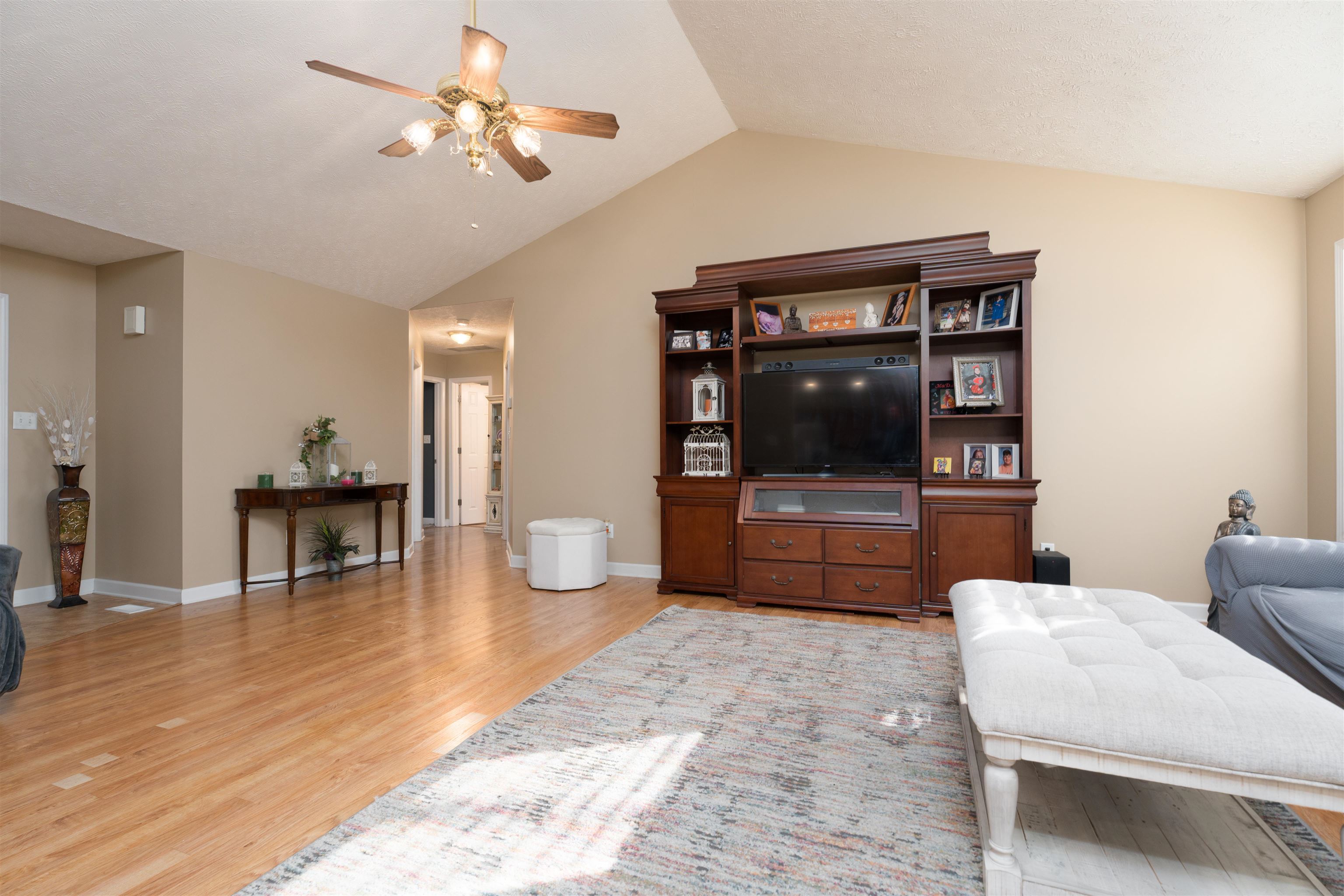 102 Goldfinch Drive, Owensboro, Kentucky 42301, 3 Bedrooms Bedrooms, ,2 BathroomsBathrooms,Single Family Residence,For Sale,Goldfinch Drive,90910