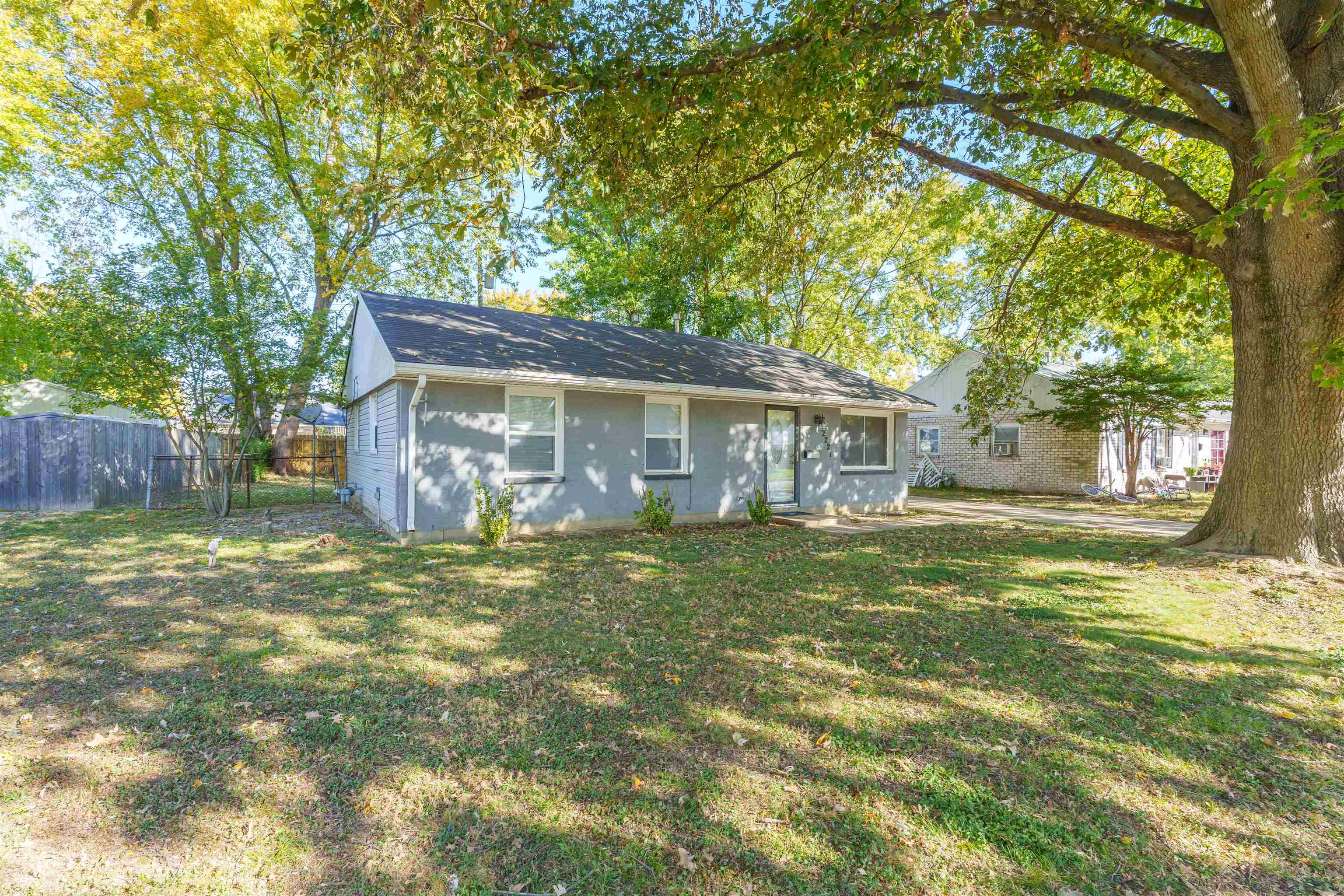2221 Biscayne Dr, Owensboro, Kentucky 42301, 3 Bedrooms Bedrooms, ,1 BathroomBathrooms,Single Family Residence,For Sale,Biscayne Dr,90917