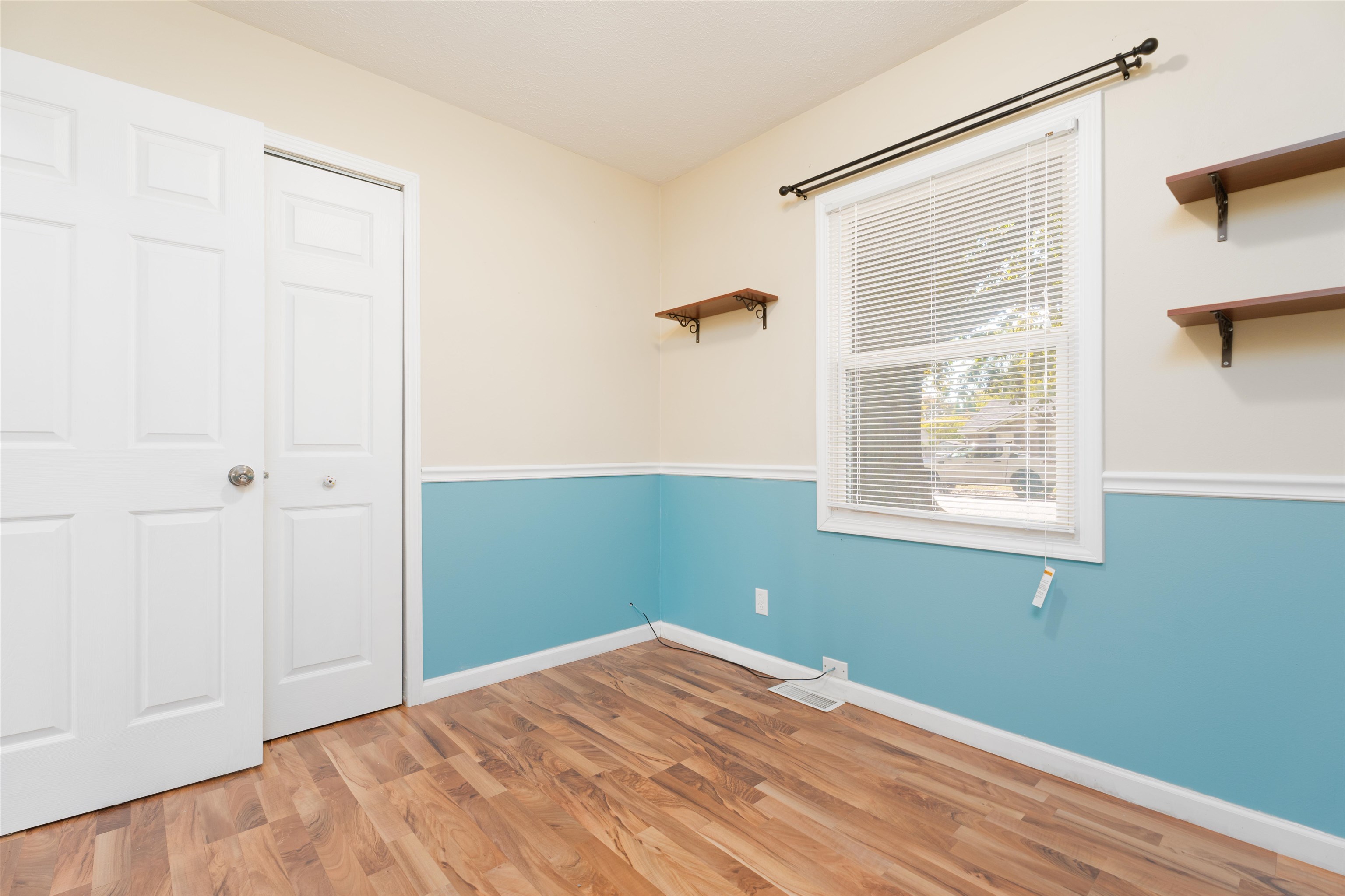 2221 Biscayne Dr, Owensboro, Kentucky 42301, 3 Bedrooms Bedrooms, ,1 BathroomBathrooms,Single Family Residence,For Sale,Biscayne Dr,90917