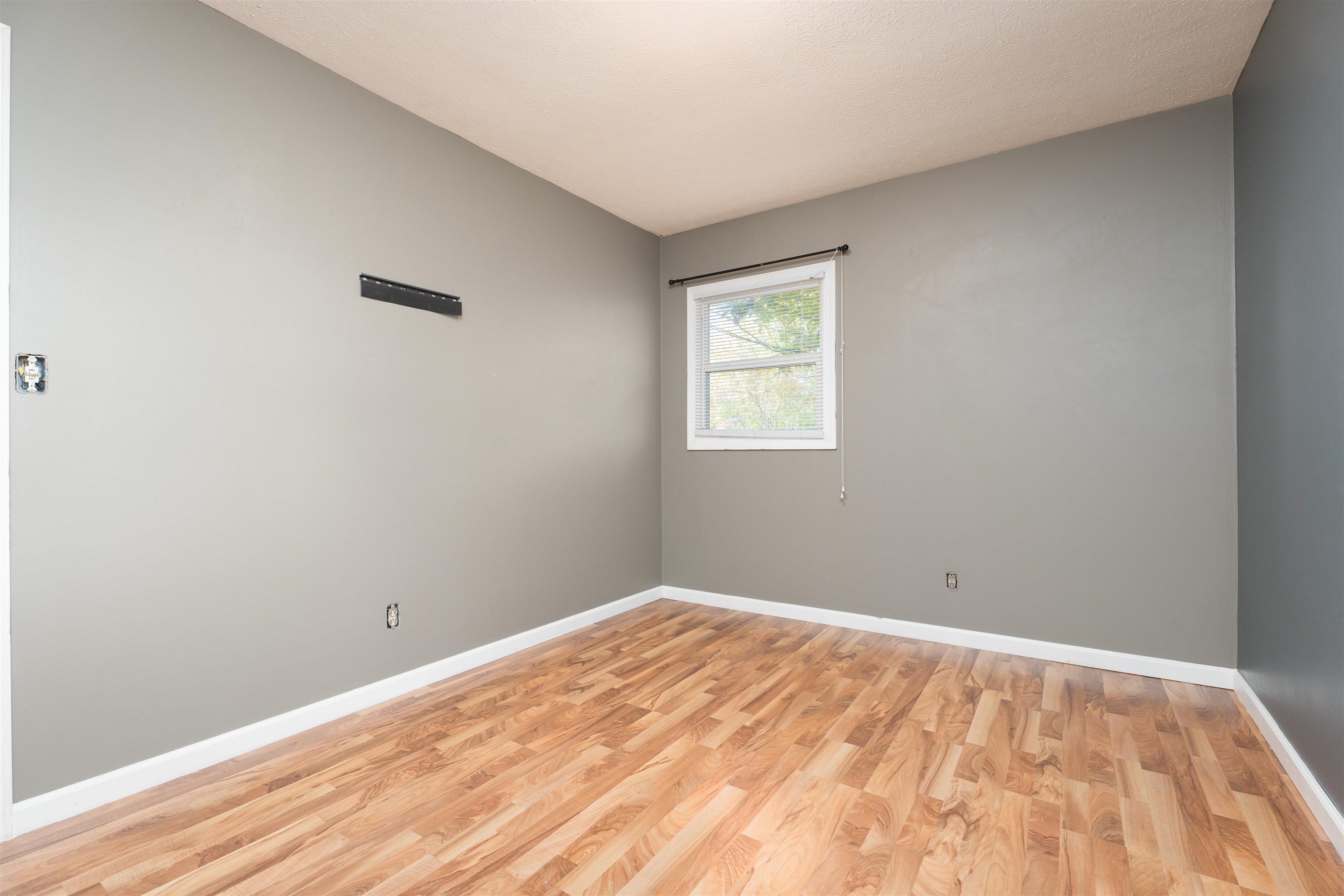 2221 Biscayne Dr, Owensboro, Kentucky 42301, 3 Bedrooms Bedrooms, ,1 BathroomBathrooms,Single Family Residence,For Sale,Biscayne Dr,90917