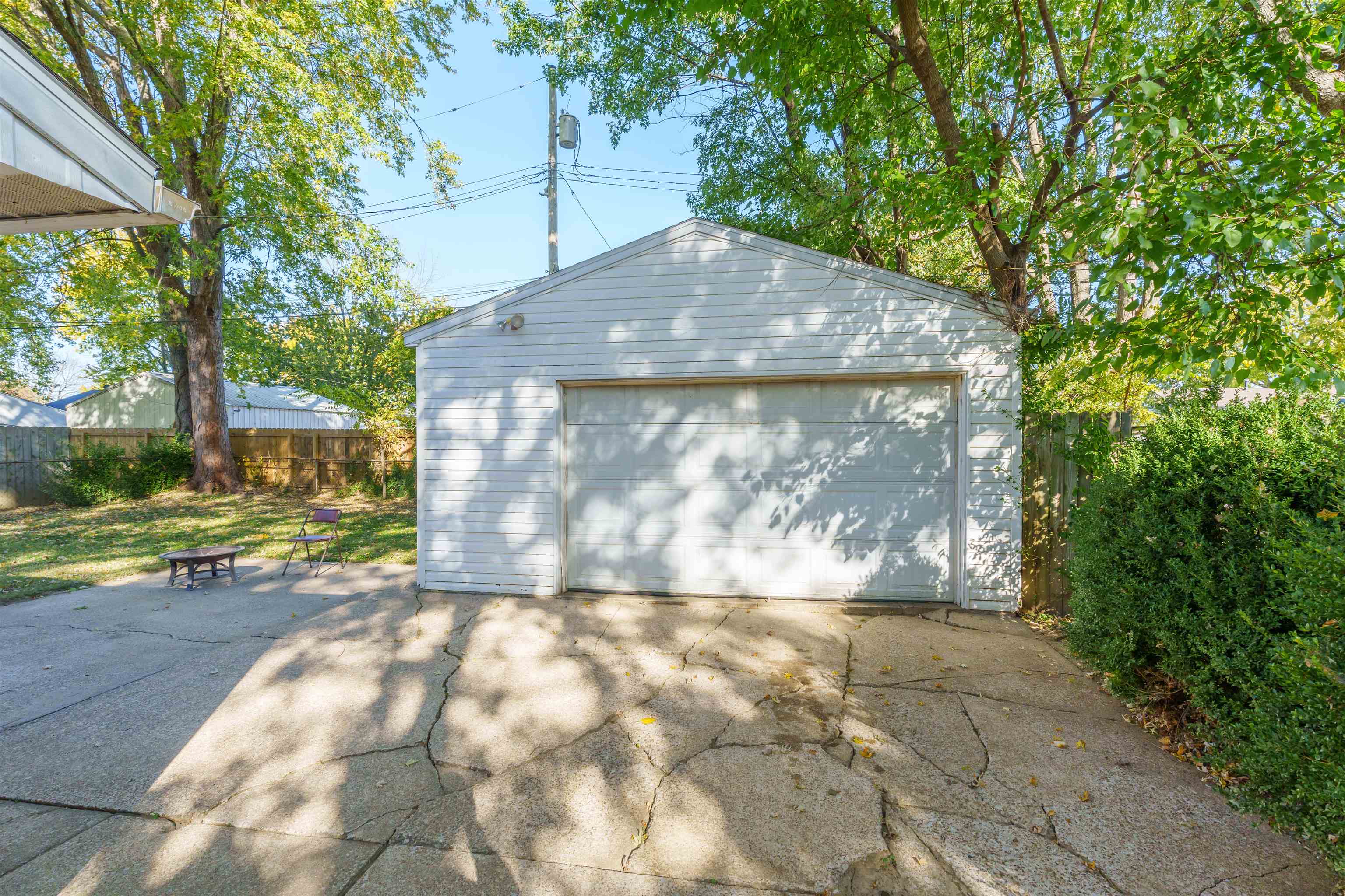 2221 Biscayne Dr, Owensboro, Kentucky 42301, 3 Bedrooms Bedrooms, ,1 BathroomBathrooms,Single Family Residence,For Sale,Biscayne Dr,90917