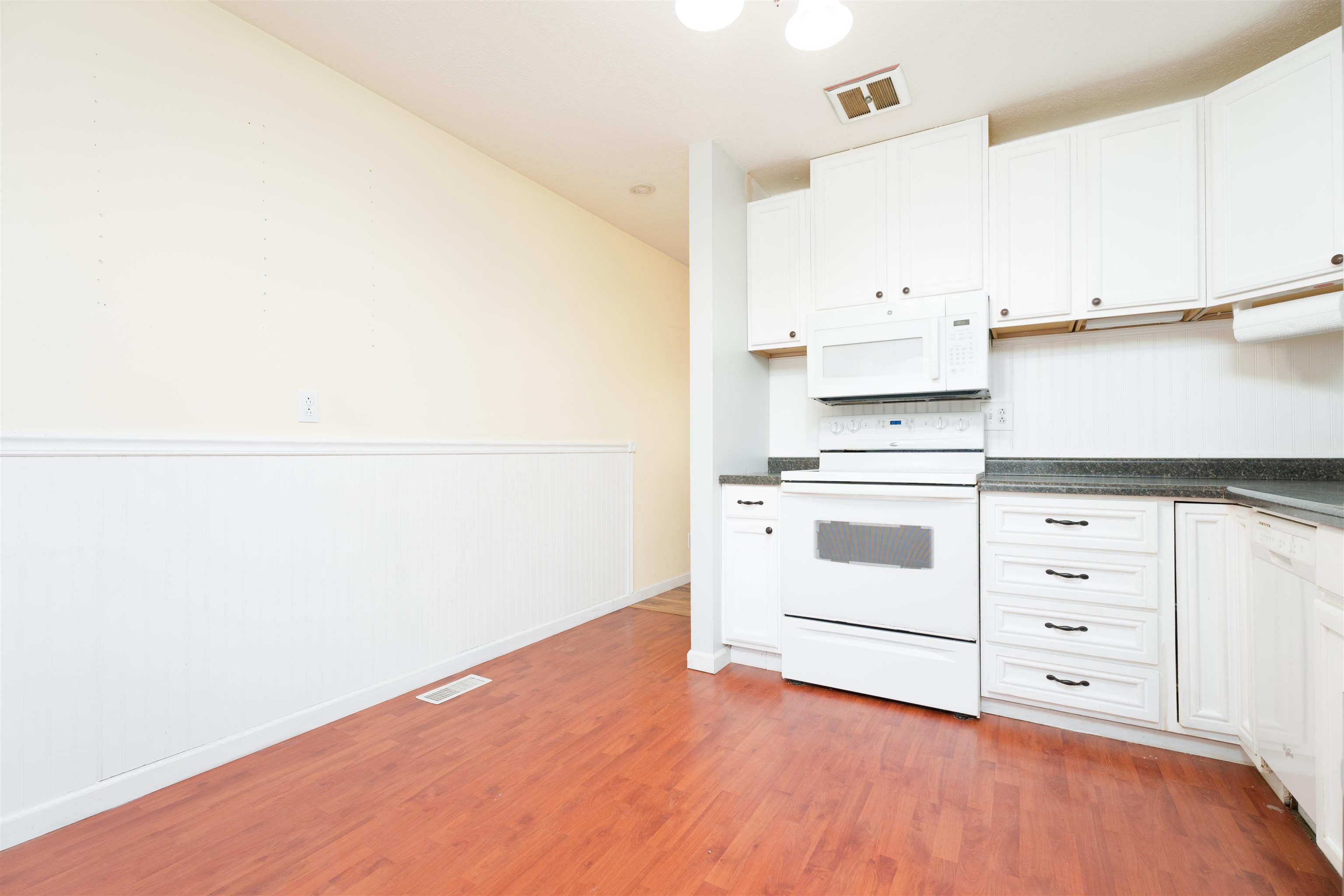 2221 Biscayne Dr, Owensboro, Kentucky 42301, 3 Bedrooms Bedrooms, ,1 BathroomBathrooms,Single Family Residence,For Sale,Biscayne Dr,90917