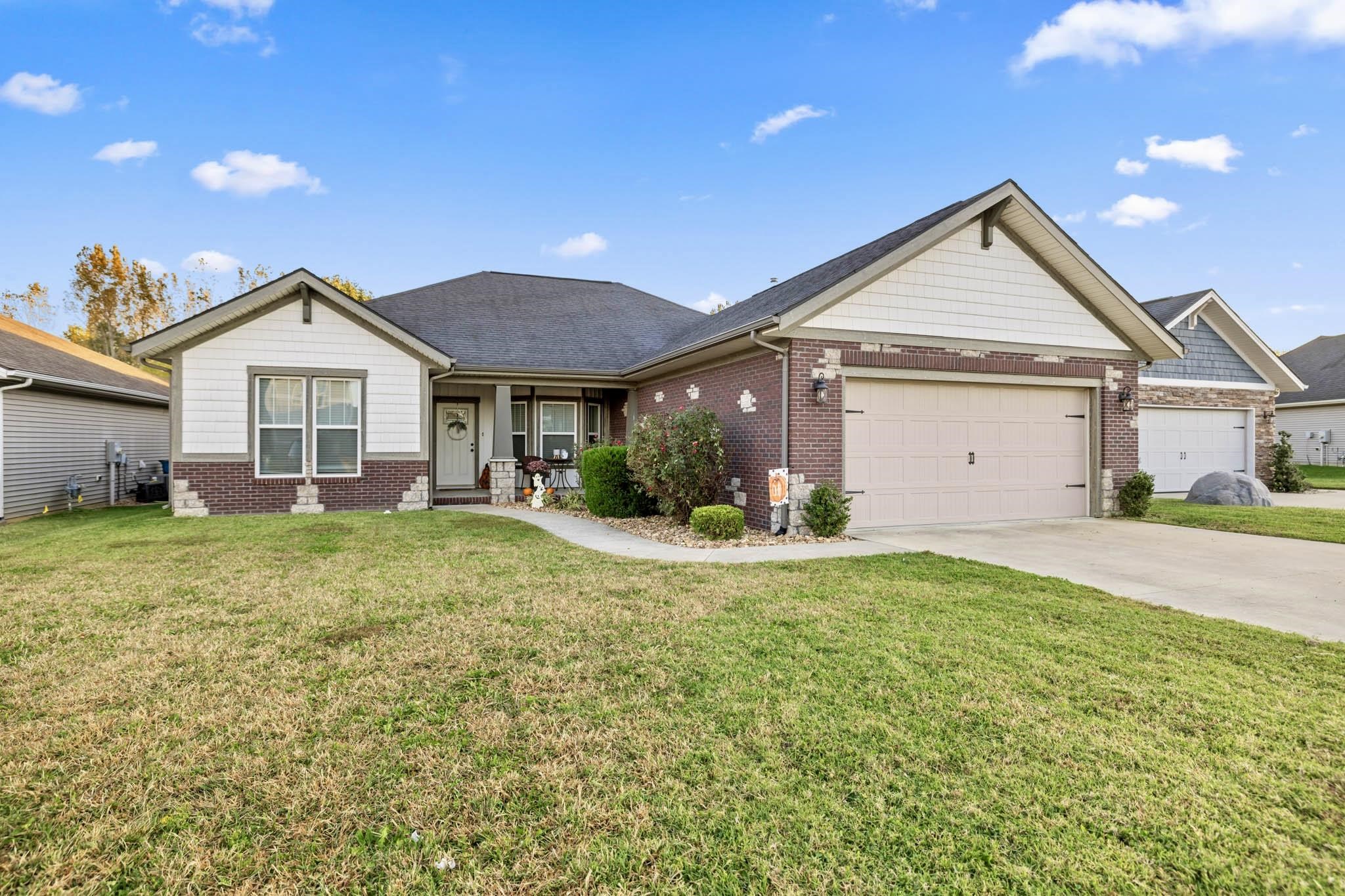 5124 Diamond Dr, Owensboro, Kentucky 42303, 3 Bedrooms Bedrooms, ,2 BathroomsBathrooms,Ranch,For Sale,Diamond Dr,90921