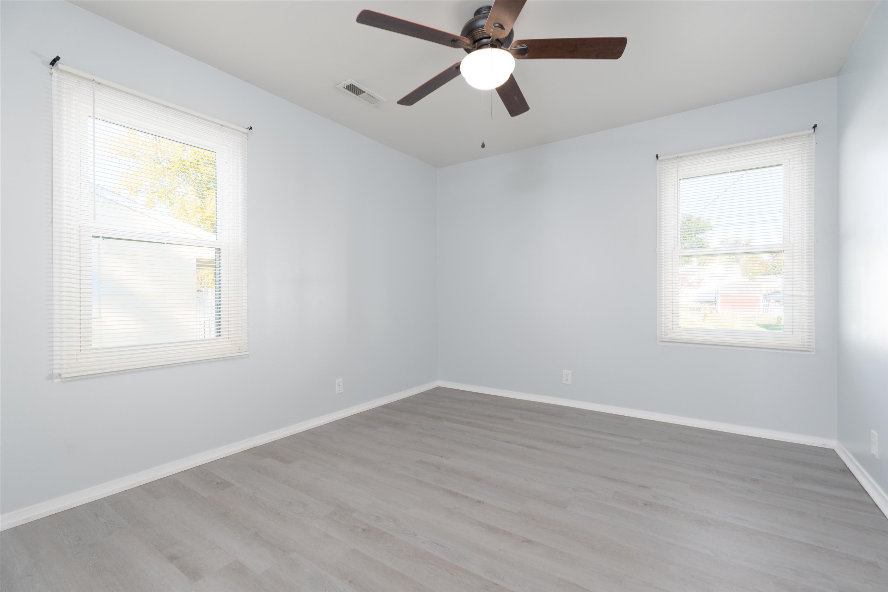 665 Greenbriar St., Owensboro, Kentucky 42301, 3 Bedrooms Bedrooms, ,1 BathroomBathrooms,Single Family Residence,For Sale,Greenbriar St.,90922