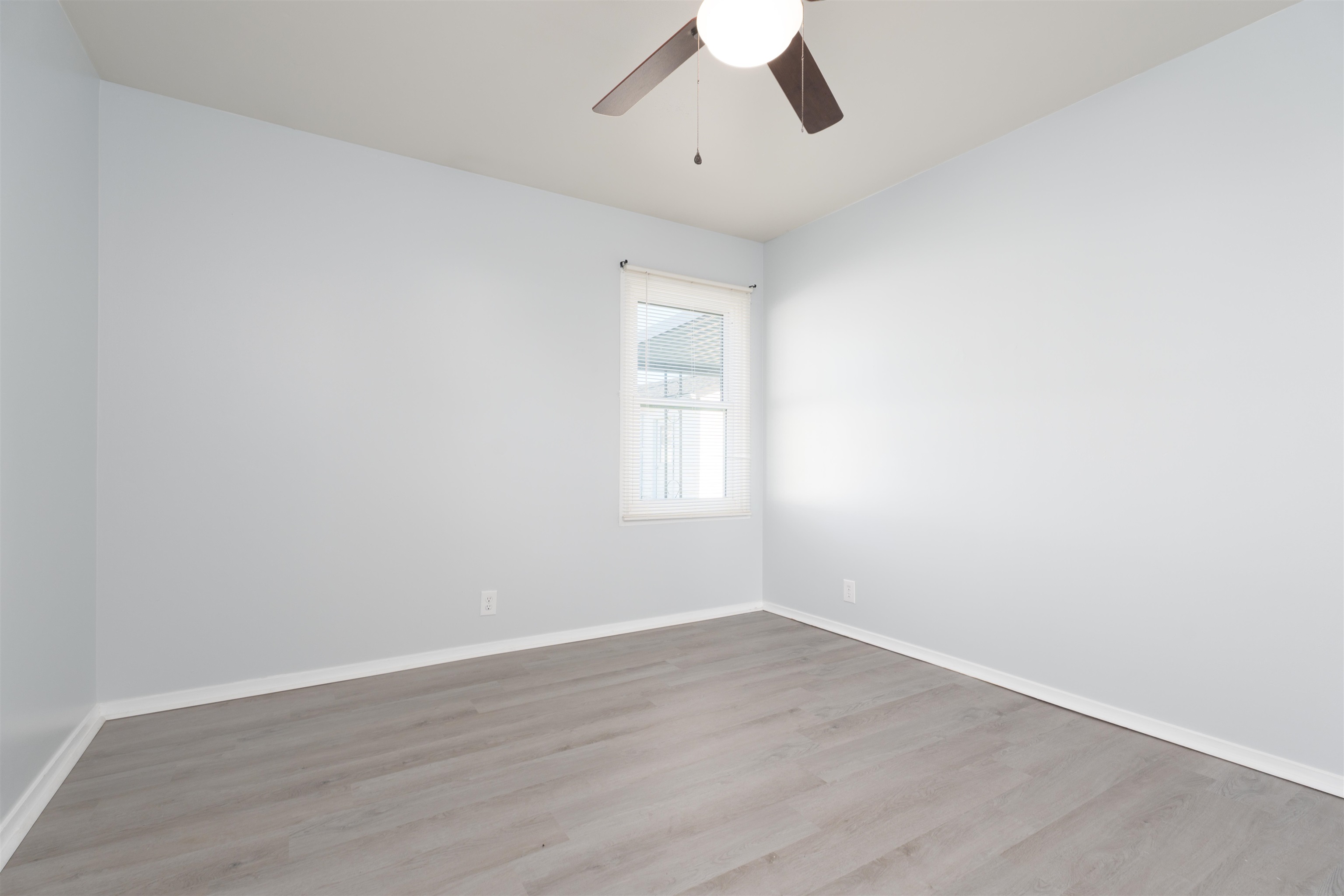665 Greenbriar St., Owensboro, Kentucky 42301, 3 Bedrooms Bedrooms, ,1 BathroomBathrooms,Single Family Residence,For Sale,Greenbriar St.,90922