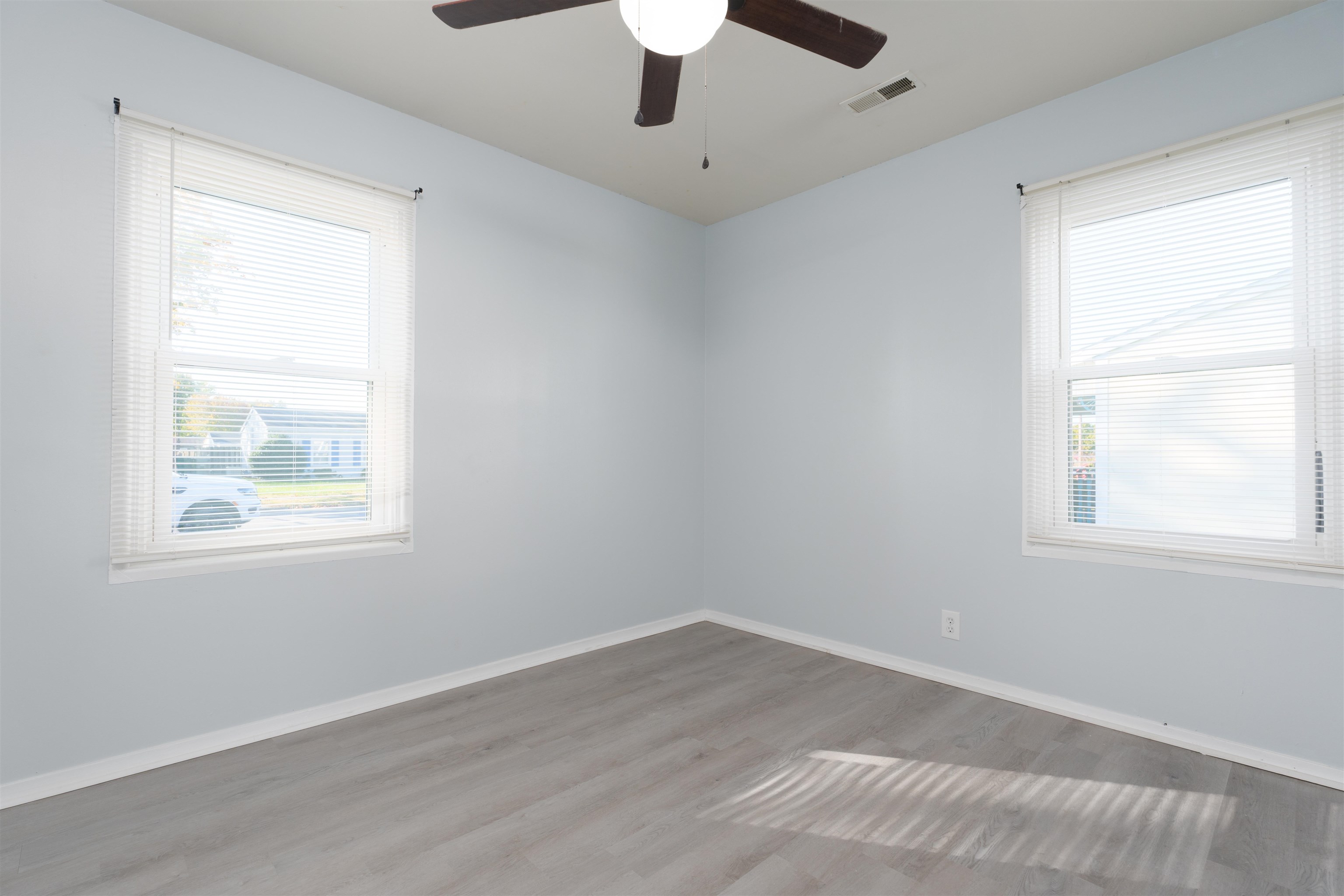 665 Greenbriar St., Owensboro, Kentucky 42301, 3 Bedrooms Bedrooms, ,1 BathroomBathrooms,Single Family Residence,For Sale,Greenbriar St.,90922
