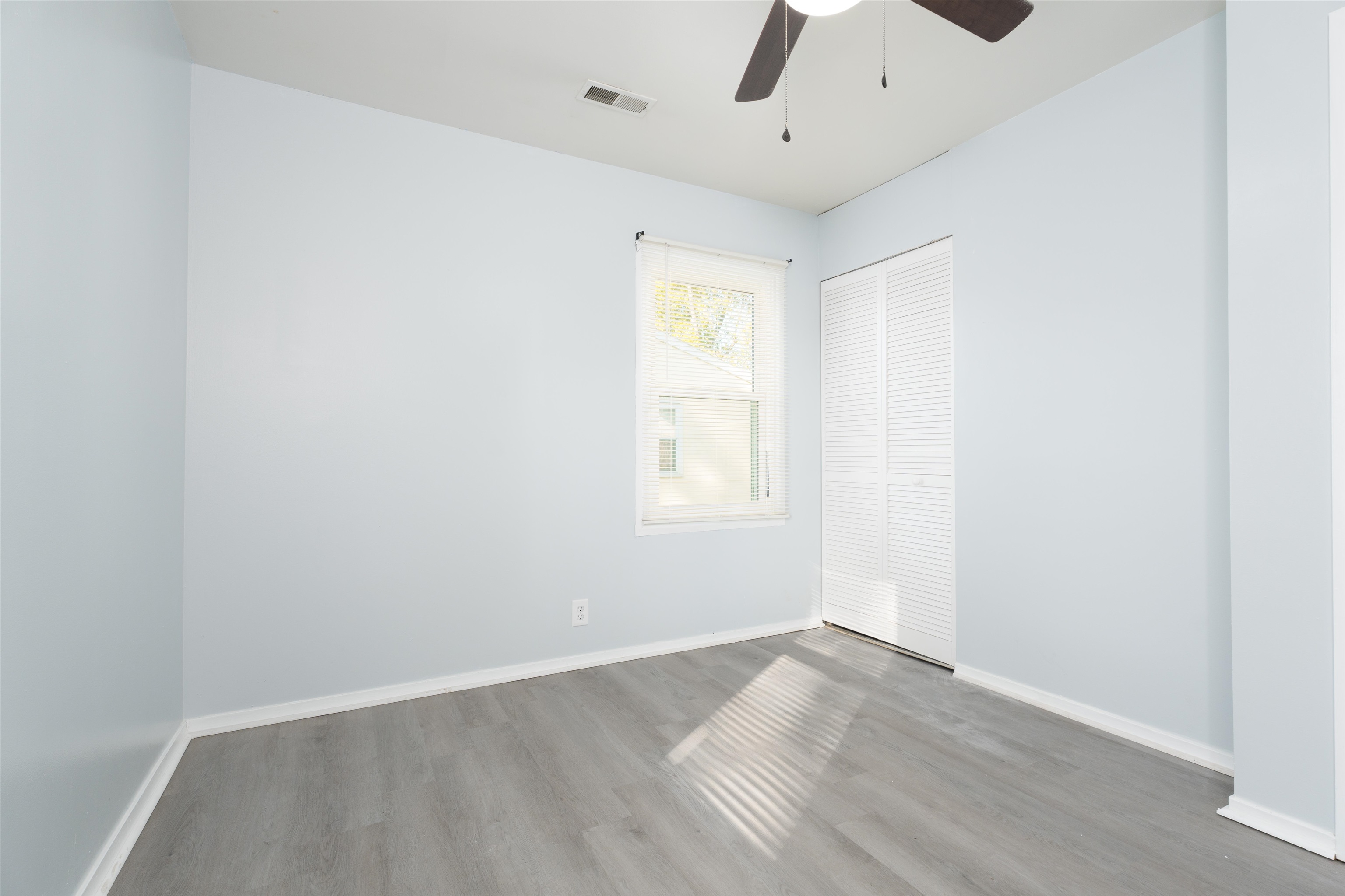 665 Greenbriar St., Owensboro, Kentucky 42301, 3 Bedrooms Bedrooms, ,1 BathroomBathrooms,Single Family Residence,For Sale,Greenbriar St.,90922