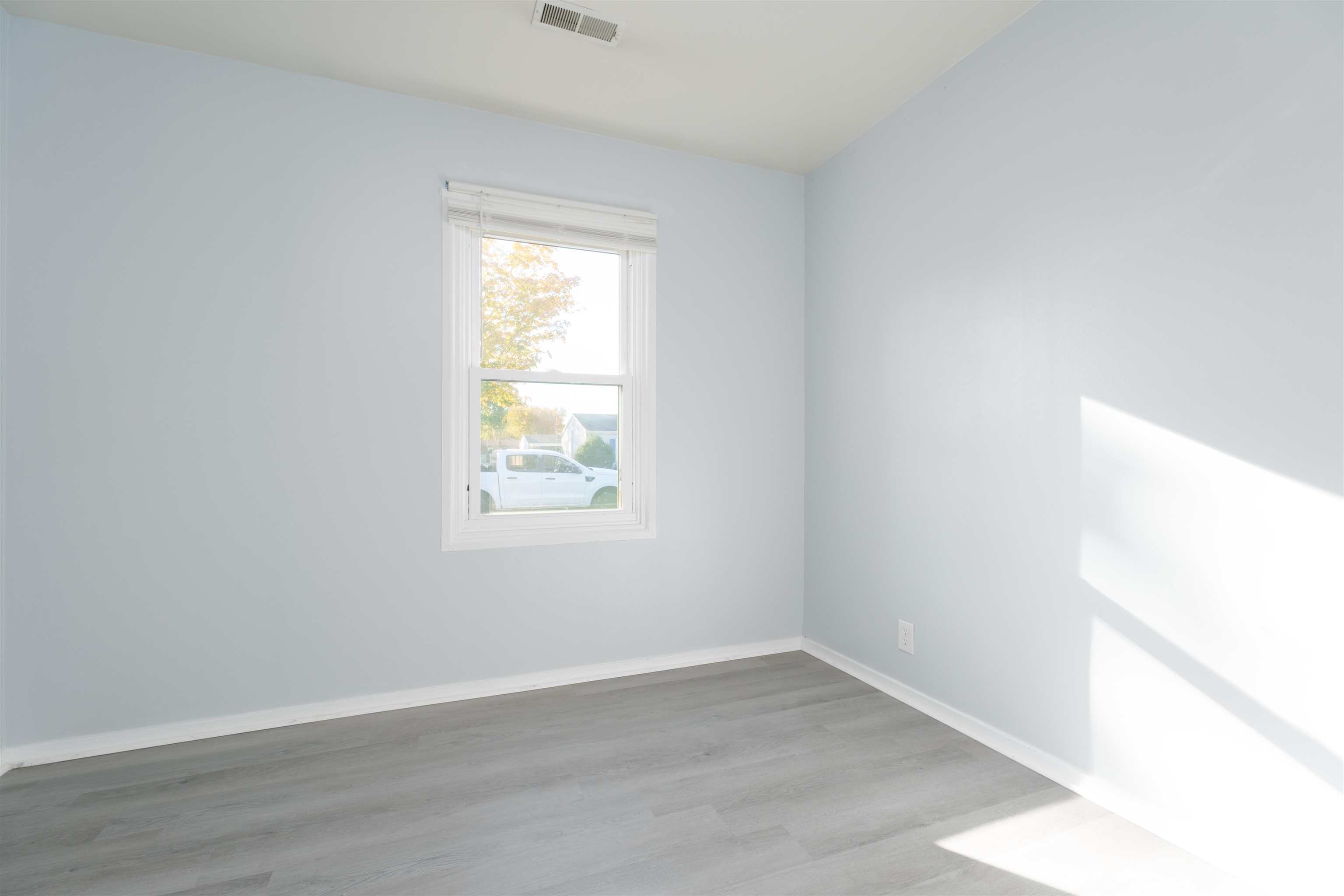 665 Greenbriar St., Owensboro, Kentucky 42301, 3 Bedrooms Bedrooms, ,1 BathroomBathrooms,Single Family Residence,For Sale,Greenbriar St.,90922