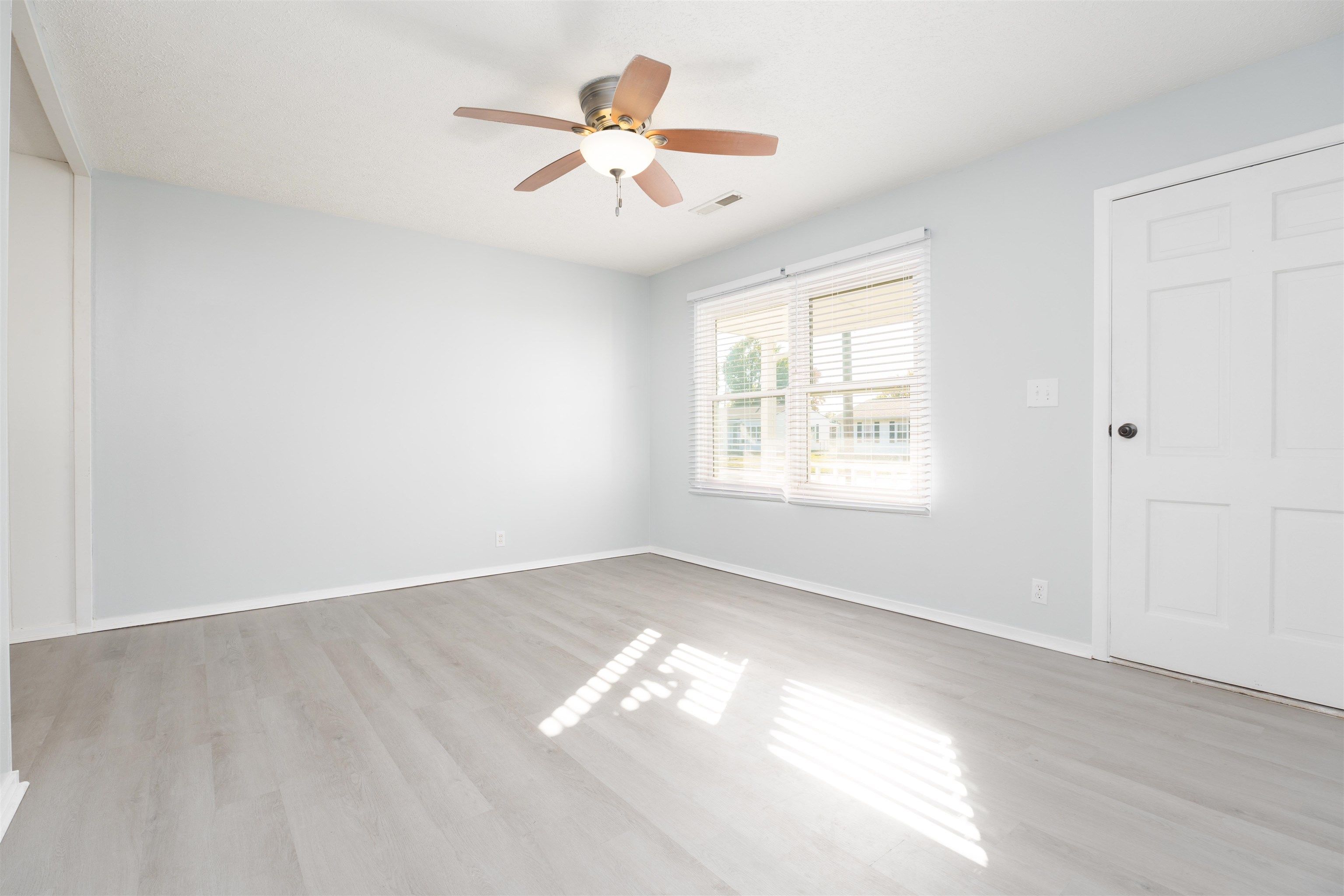 665 Greenbriar St., Owensboro, Kentucky 42301, 3 Bedrooms Bedrooms, ,1 BathroomBathrooms,Single Family Residence,For Sale,Greenbriar St.,90922