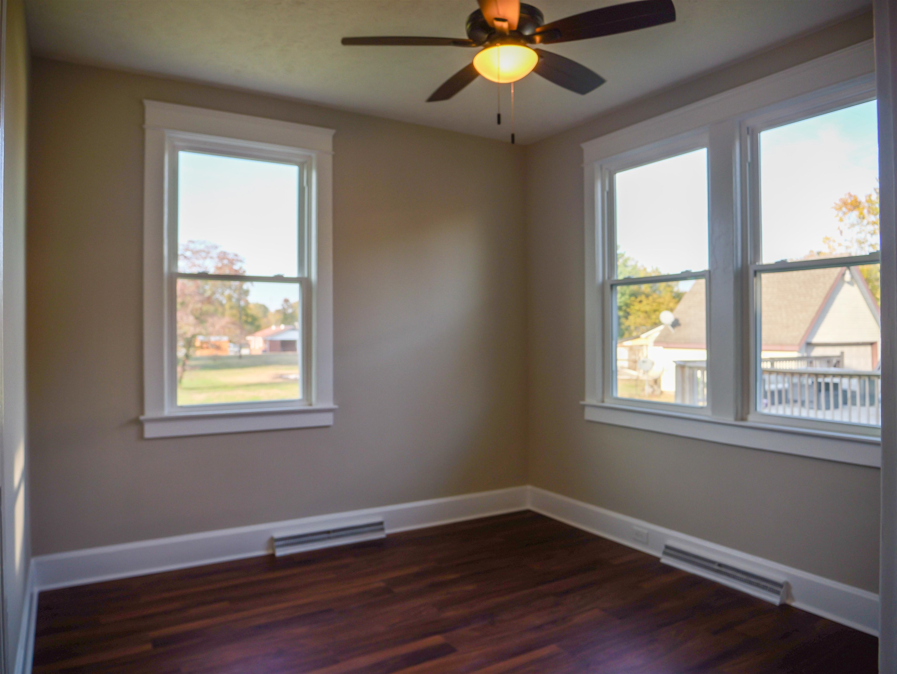 130 7th St, Calhoun, Kentucky 42327, 5 Bedrooms Bedrooms, ,2 BathroomsBathrooms,Single Family Residence,For Sale,7th St,90924