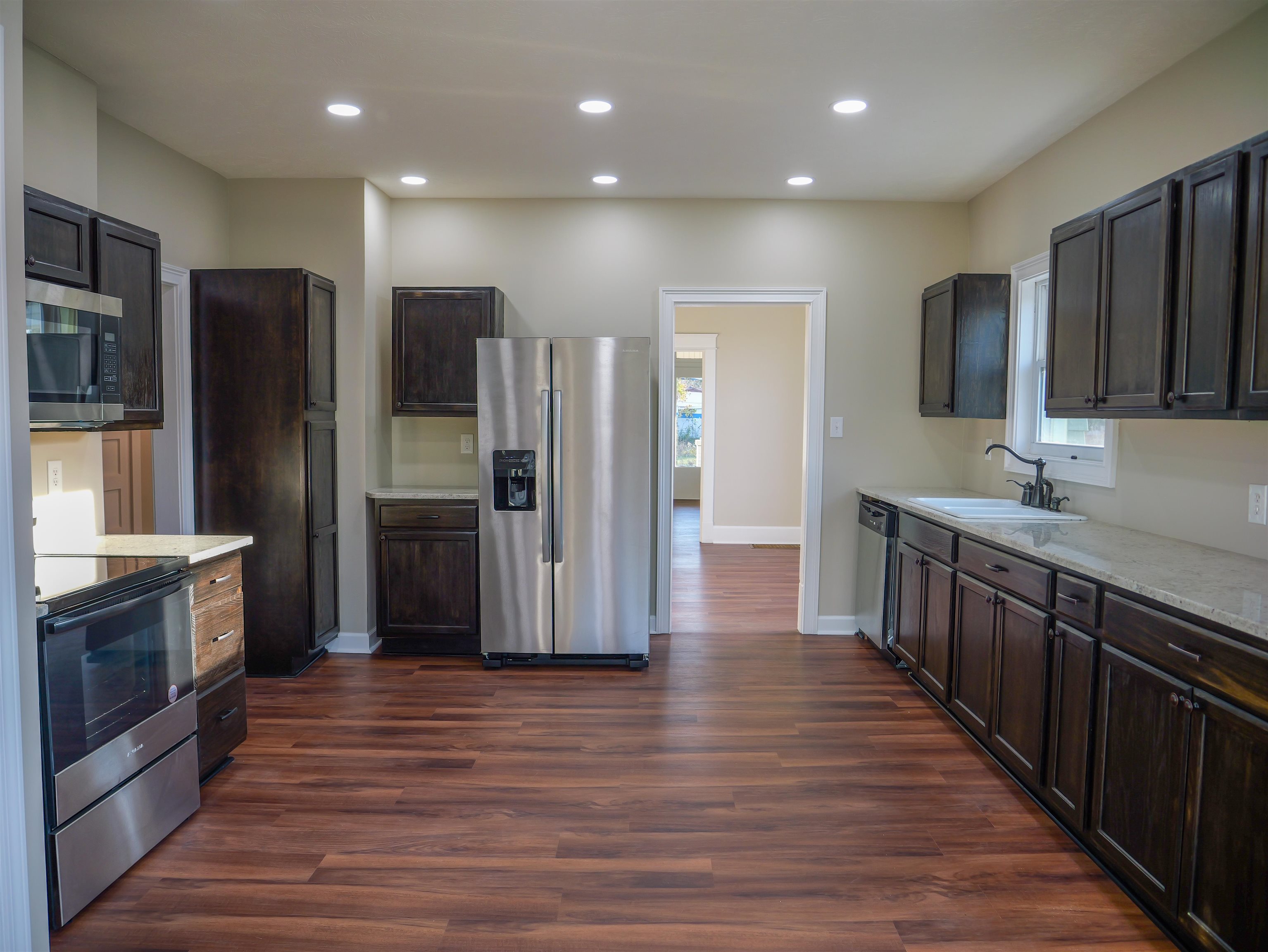 130 7th St, Calhoun, Kentucky 42327, 5 Bedrooms Bedrooms, ,2 BathroomsBathrooms,Single Family Residence,For Sale,7th St,90924