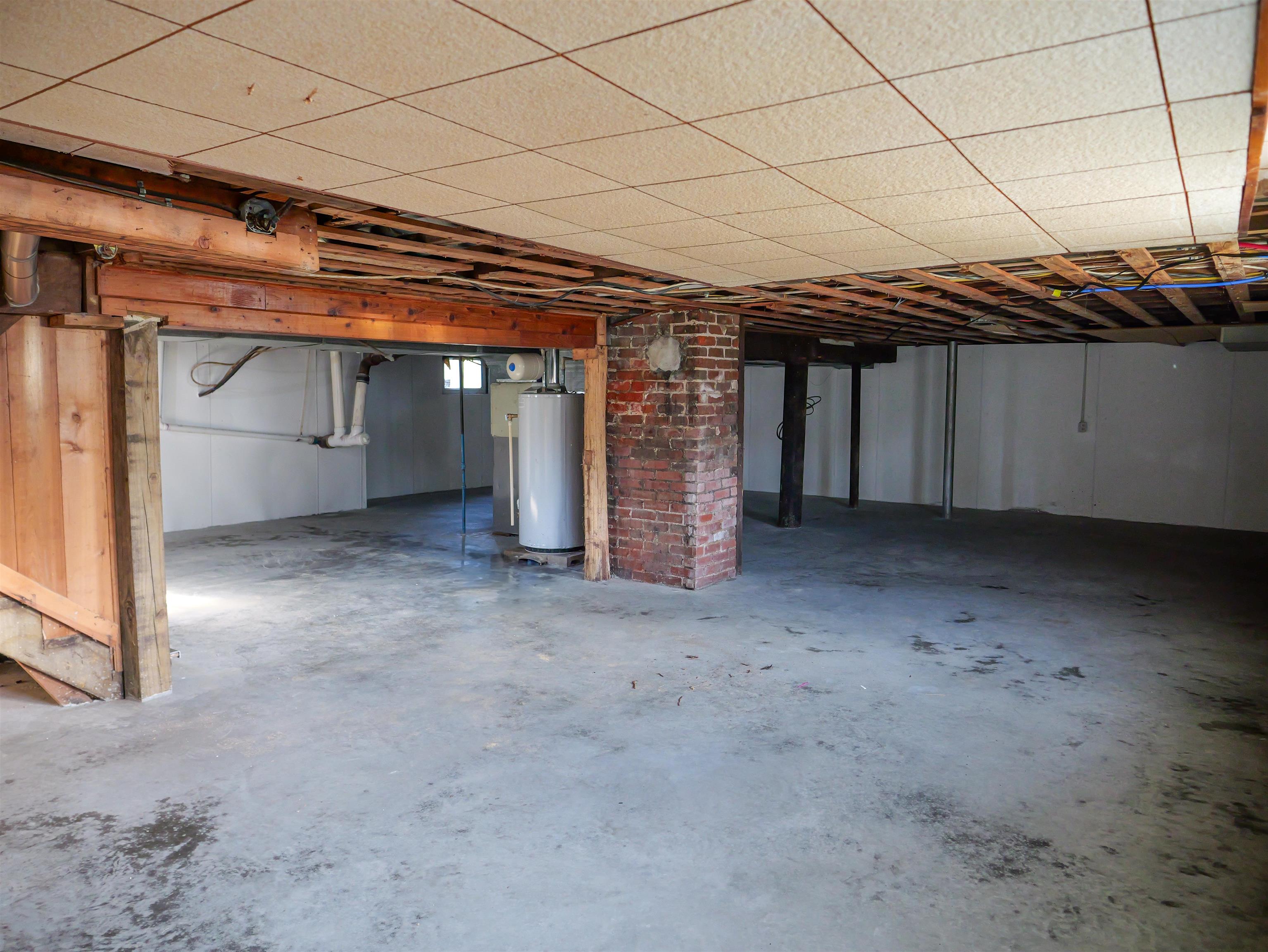 130 7th St, Calhoun, Kentucky 42327, 5 Bedrooms Bedrooms, ,2 BathroomsBathrooms,Single Family Residence,For Sale,7th St,90924