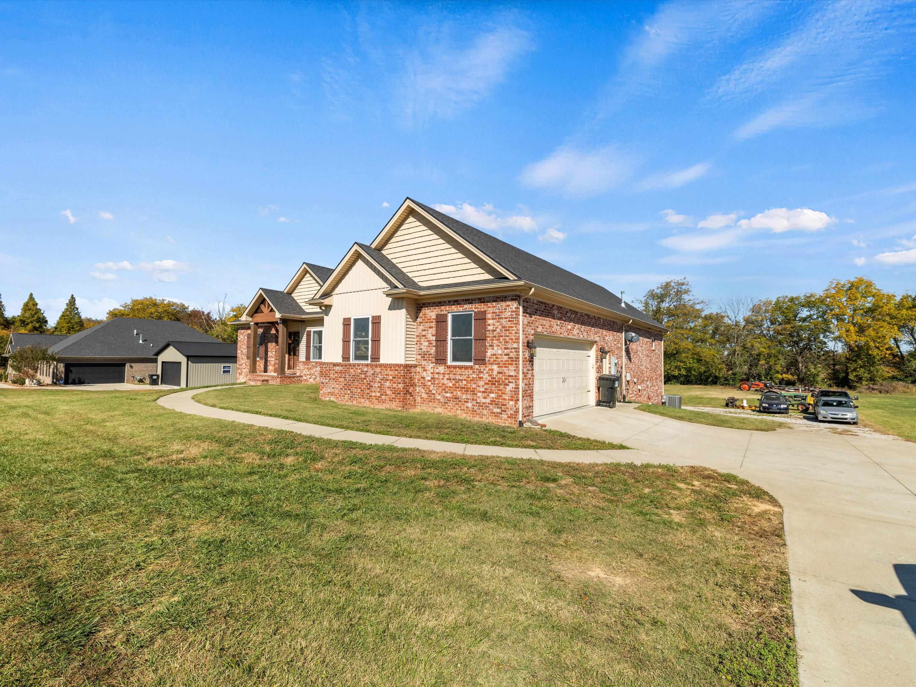 5819 Hwy 56, Owensboro, Kentucky 42301, 4 Bedrooms Bedrooms, ,3 BathroomsBathrooms,Single Family Residence,For Sale,Hwy 56,90928