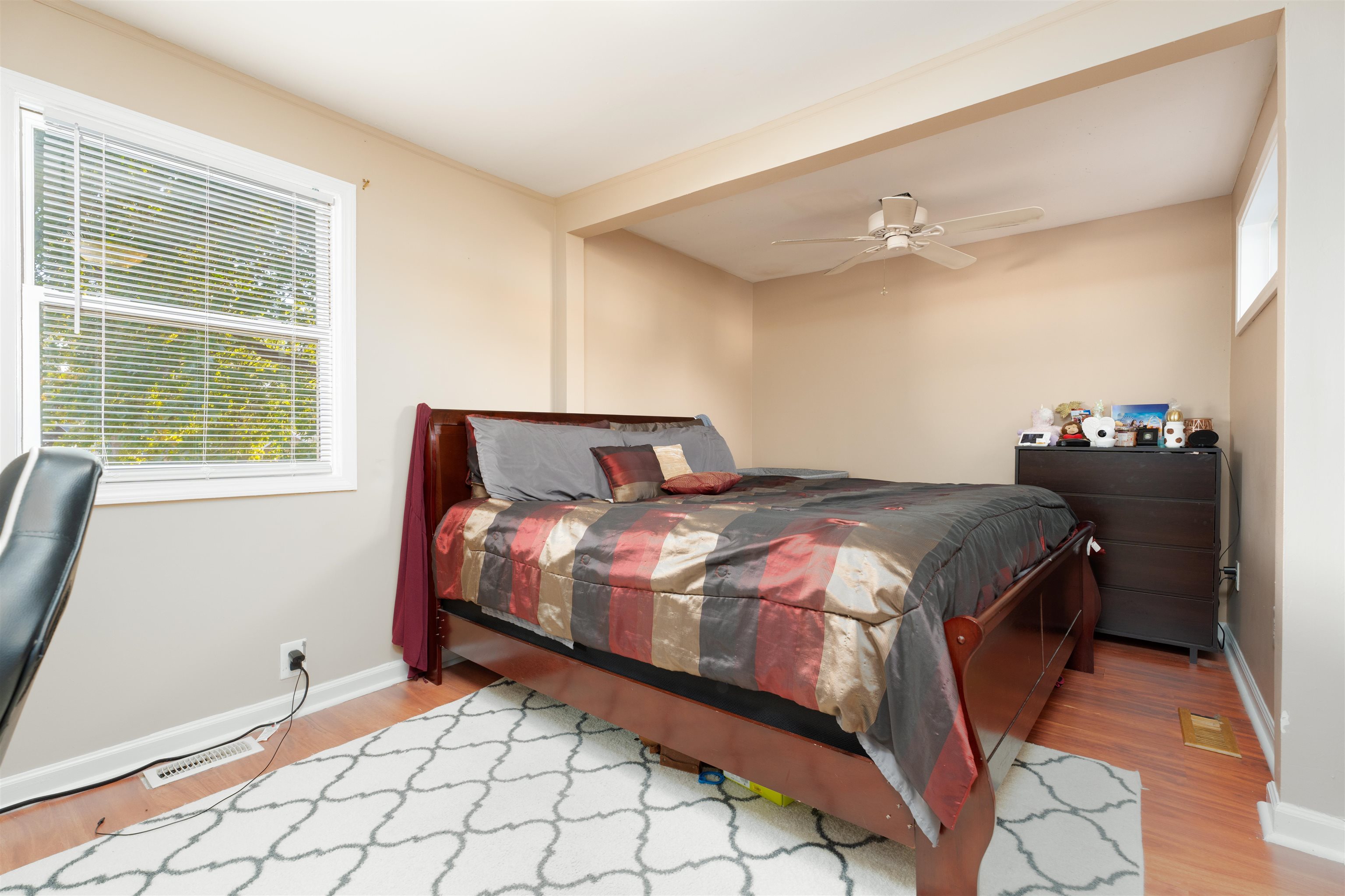 126 18th St, Owensboro, Kentucky 42303, 3 Bedrooms Bedrooms, ,1 BathroomBathrooms,Single Family Residence,For Sale,18th St,90933