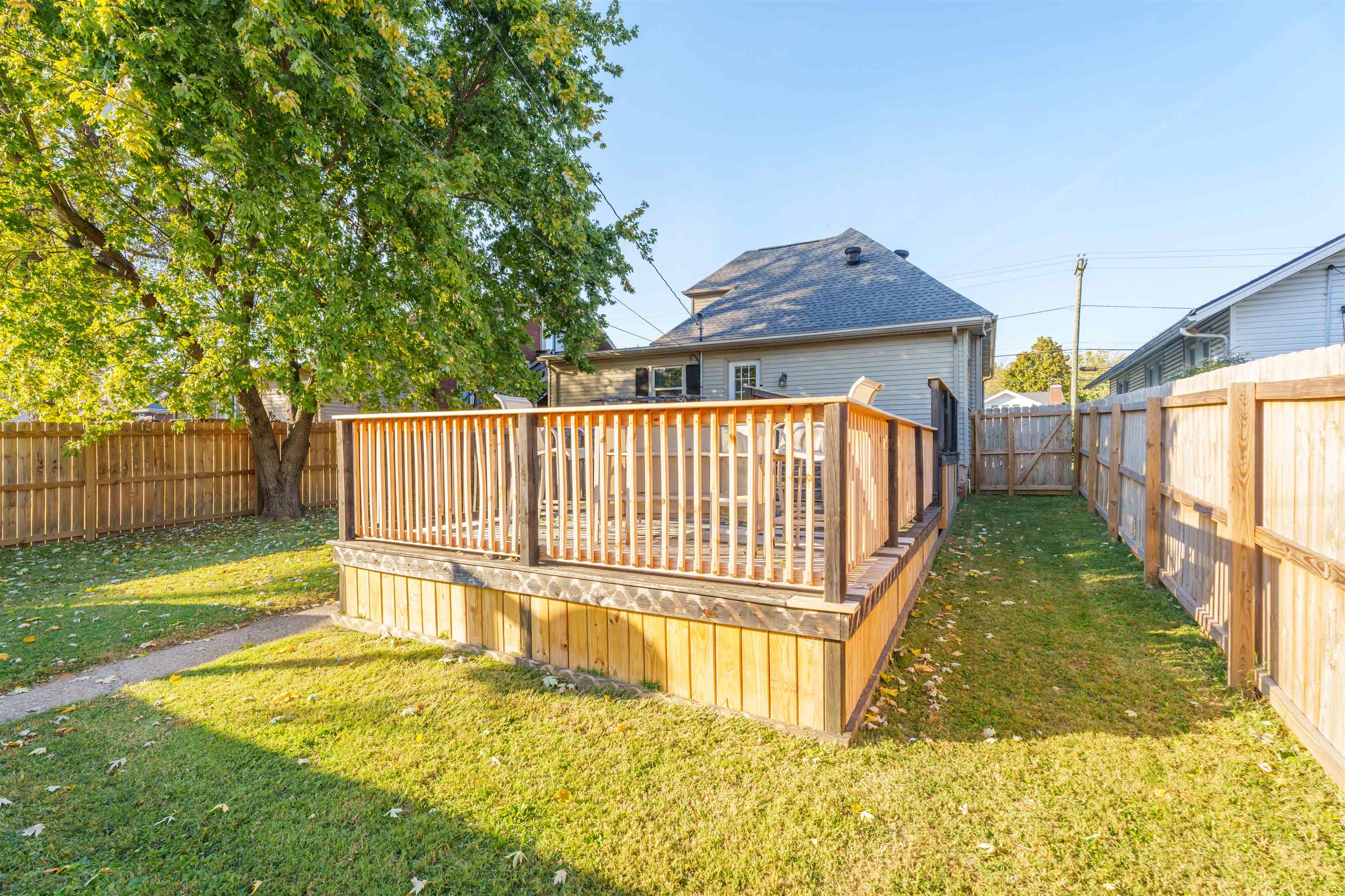126 18th St, Owensboro, Kentucky 42303, 3 Bedrooms Bedrooms, ,1 BathroomBathrooms,Single Family Residence,For Sale,18th St,90933