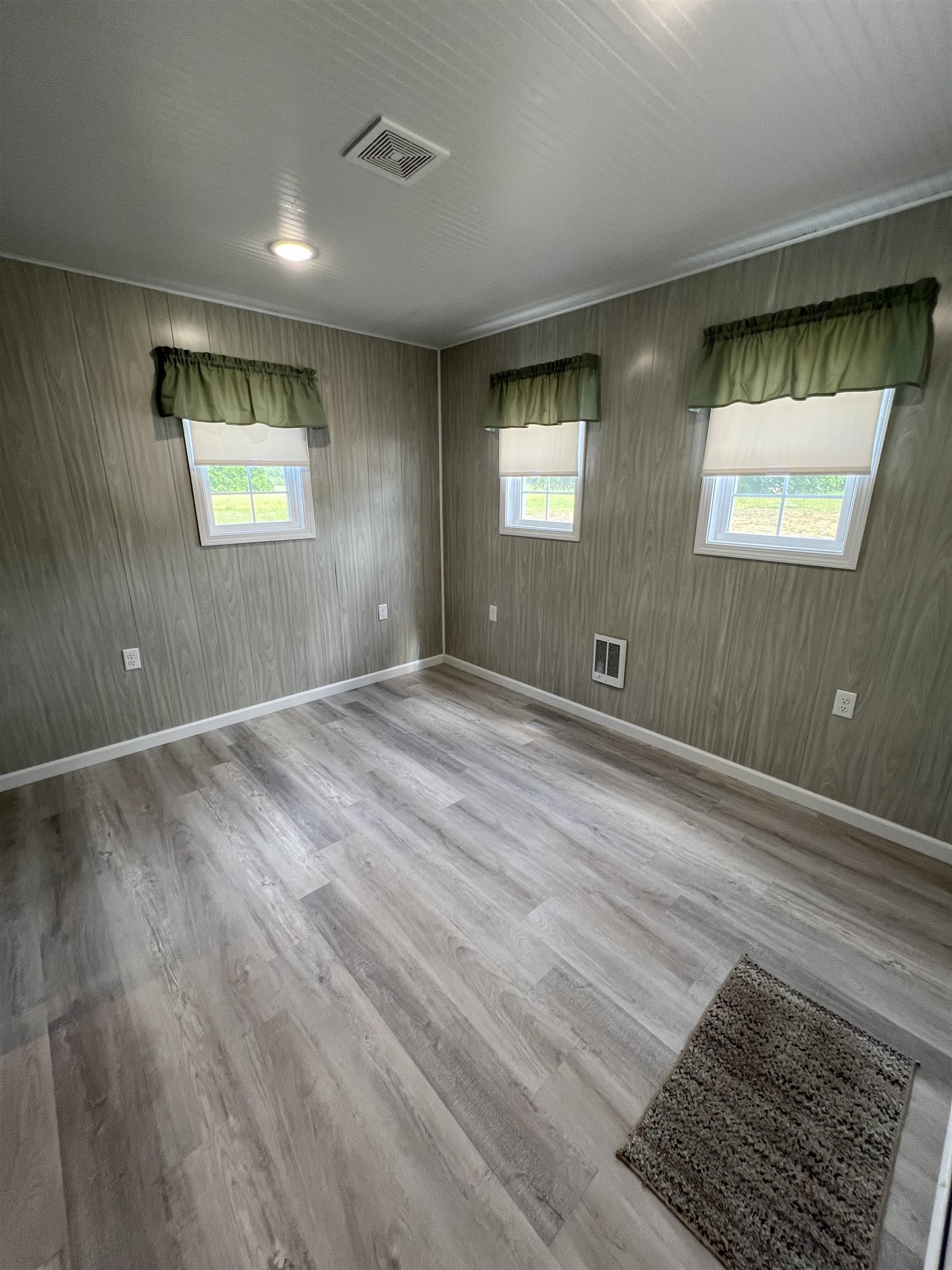 17300 Beaver Dam Rd., Caneyville, Kentucky 42721, 2 Bedrooms Bedrooms, ,2 BathroomsBathrooms,Manufactured On Land,For Sale,Beaver Dam Rd.,90940