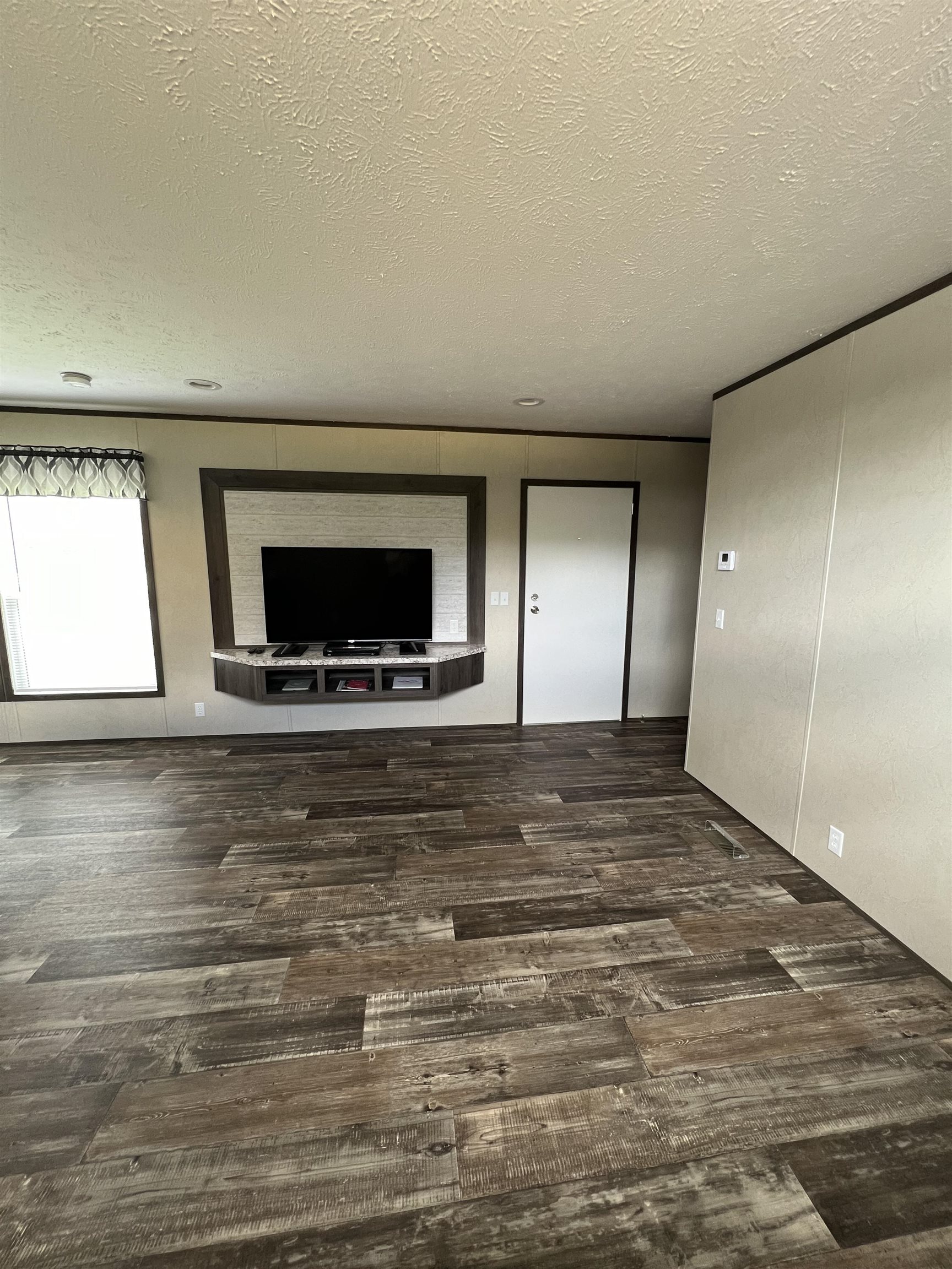 17300 Beaver Dam Rd., Caneyville, Kentucky 42721, 2 Bedrooms Bedrooms, ,2 BathroomsBathrooms,Manufactured On Land,For Sale,Beaver Dam Rd.,90940