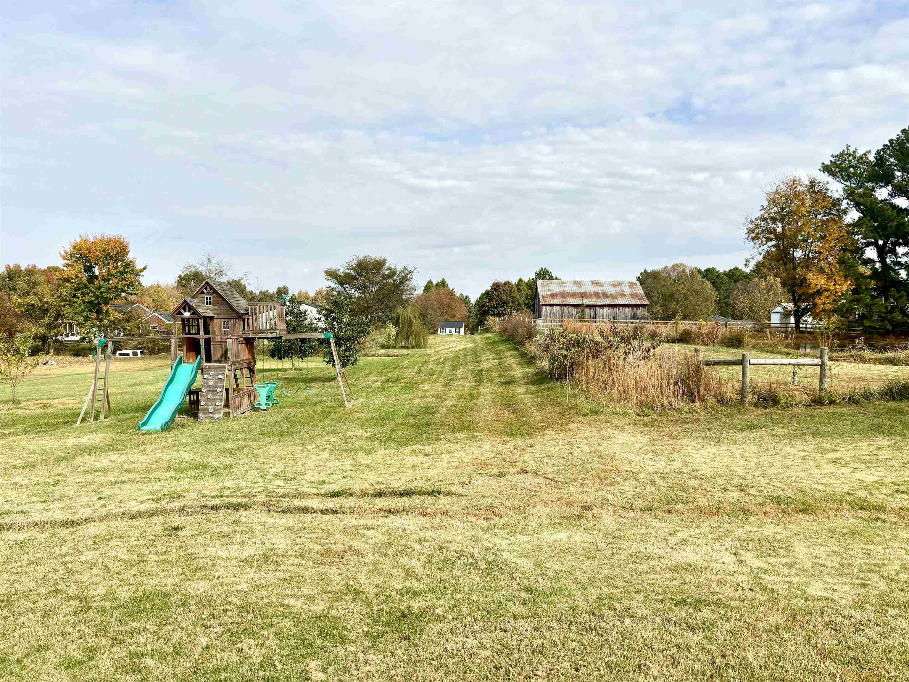 3435 London Pike, Philpot, Kentucky 42366, 6 Bedrooms Bedrooms, ,4 BathroomsBathrooms,Single Family Residence,For Sale,London Pike,90942