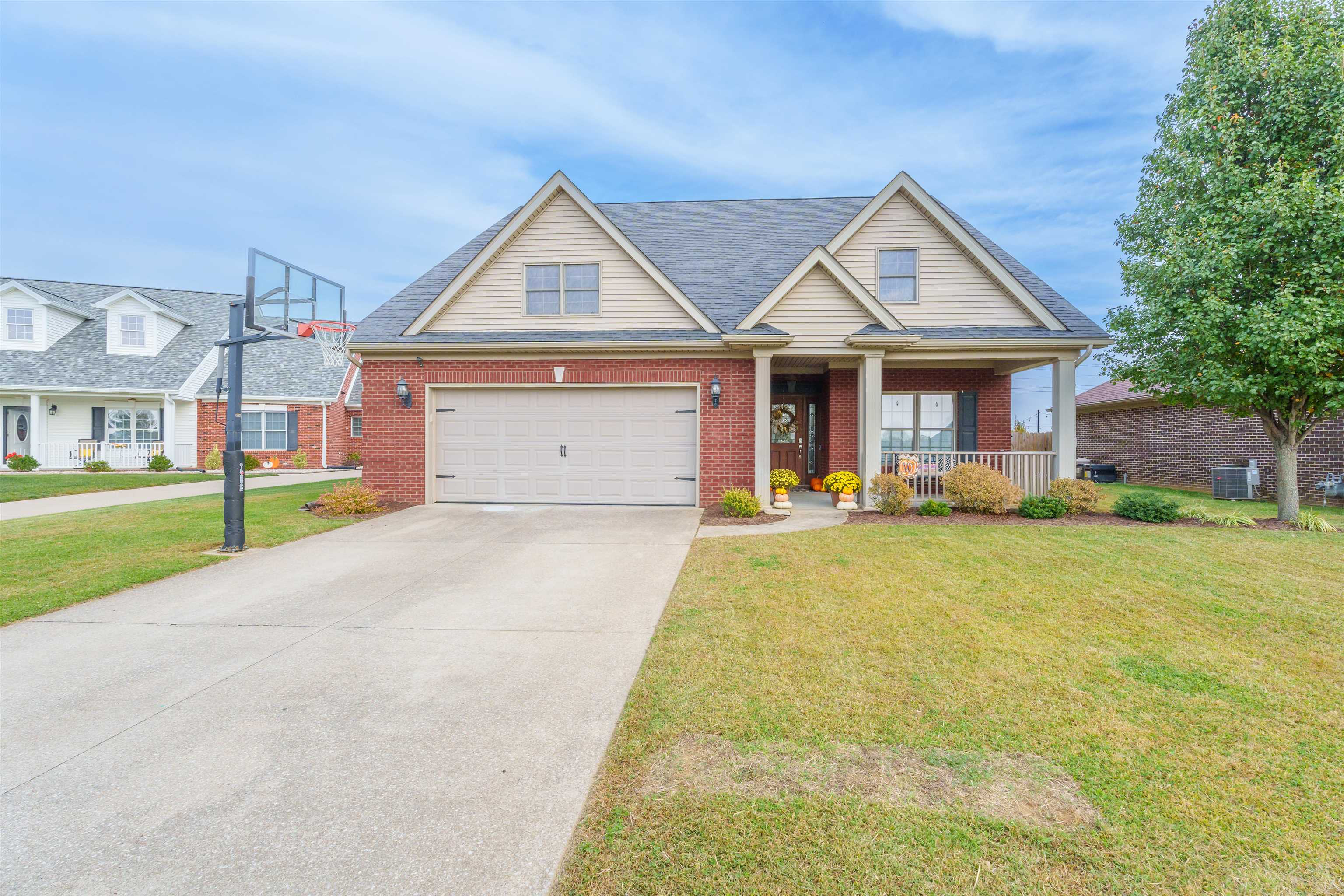2813 Glencrest Dr, Owensboro, Kentucky 42303-4577, 5 Bedrooms Bedrooms, ,3 BathroomsBathrooms,Single Family Residence,For Sale,Glencrest Dr,90950
