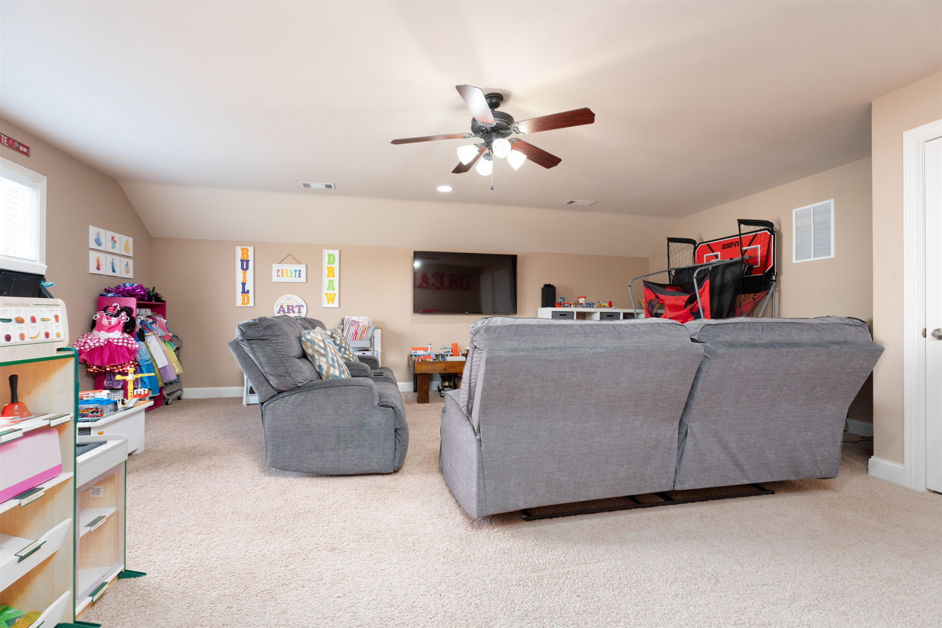 2813 Glencrest Dr, Owensboro, Kentucky 42303-4577, 5 Bedrooms Bedrooms, ,3 BathroomsBathrooms,Single Family Residence,For Sale,Glencrest Dr,90950