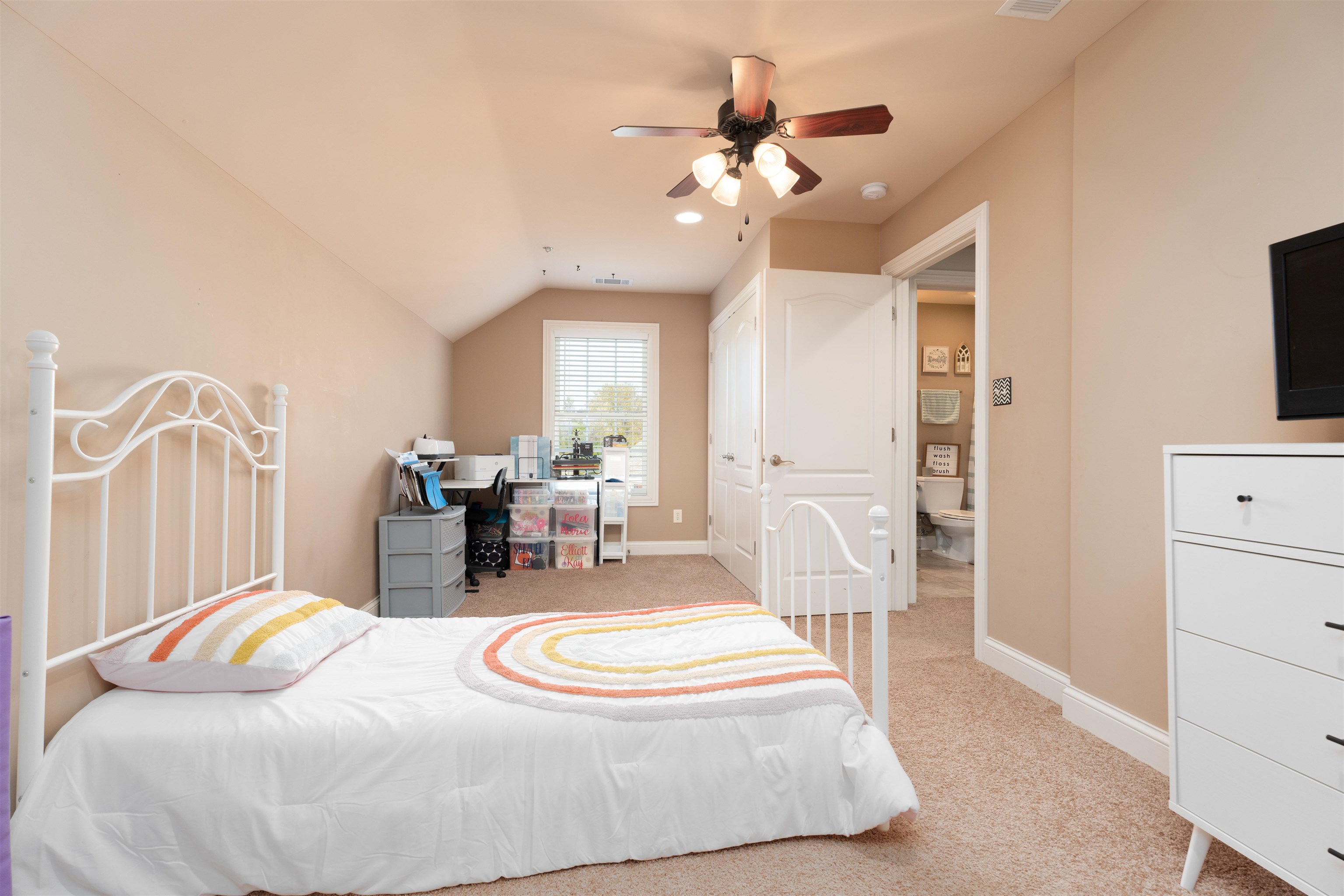 2813 Glencrest Dr, Owensboro, Kentucky 42303-4577, 5 Bedrooms Bedrooms, ,3 BathroomsBathrooms,Single Family Residence,For Sale,Glencrest Dr,90950