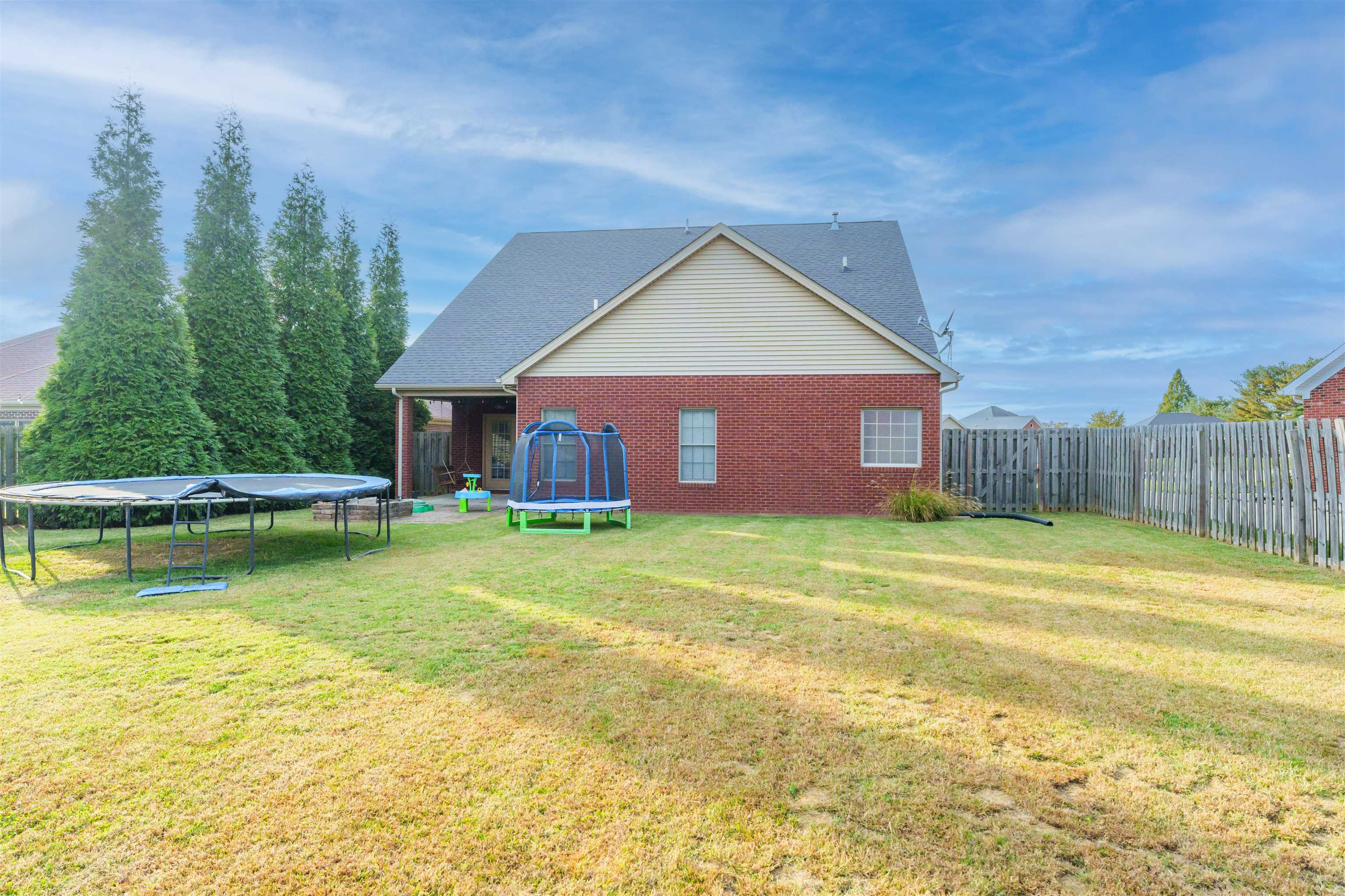 2813 Glencrest Dr, Owensboro, Kentucky 42303-4577, 5 Bedrooms Bedrooms, ,3 BathroomsBathrooms,Single Family Residence,For Sale,Glencrest Dr,90950
