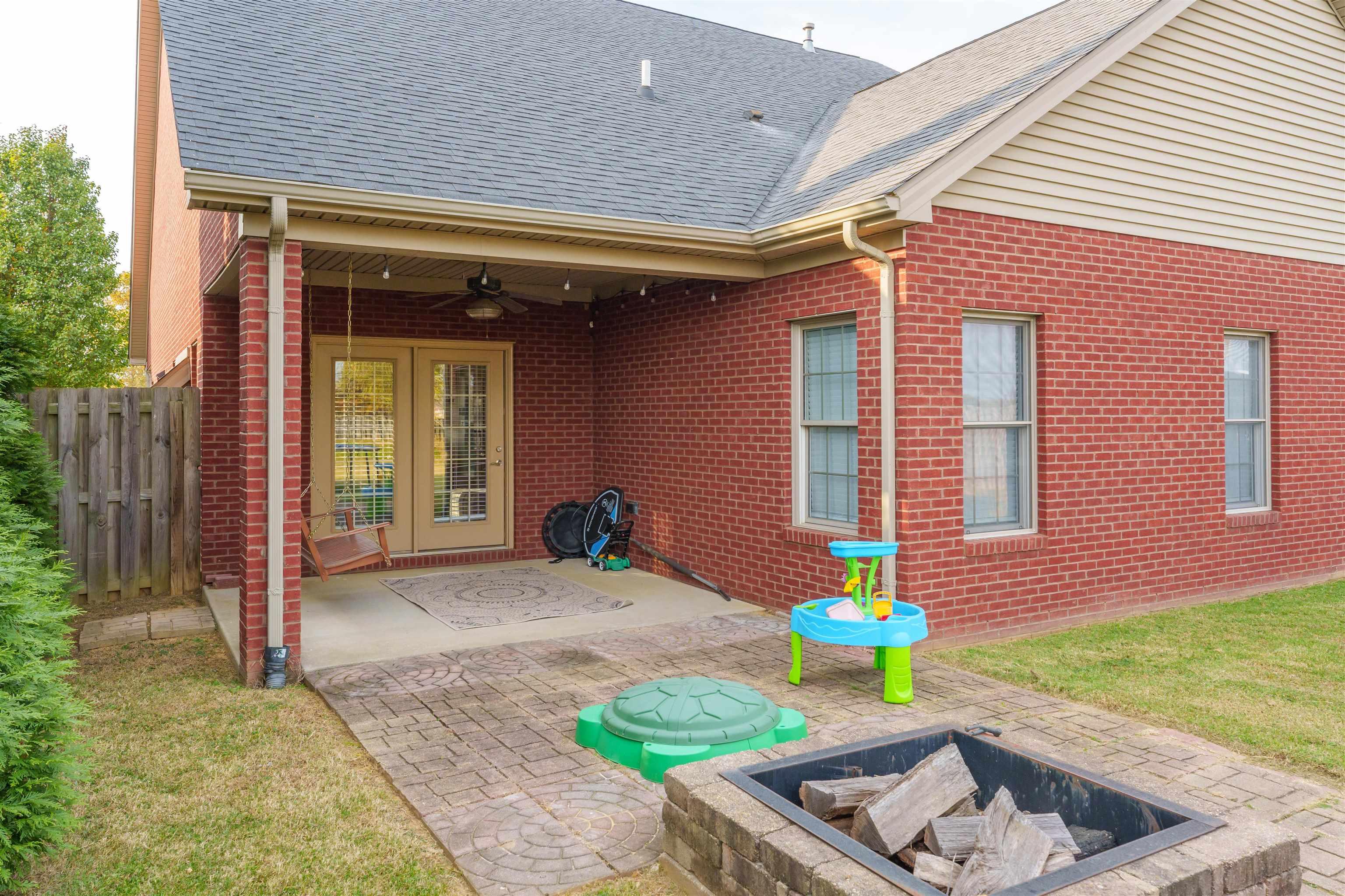 2813 Glencrest Dr, Owensboro, Kentucky 42303-4577, 5 Bedrooms Bedrooms, ,3 BathroomsBathrooms,Single Family Residence,For Sale,Glencrest Dr,90950