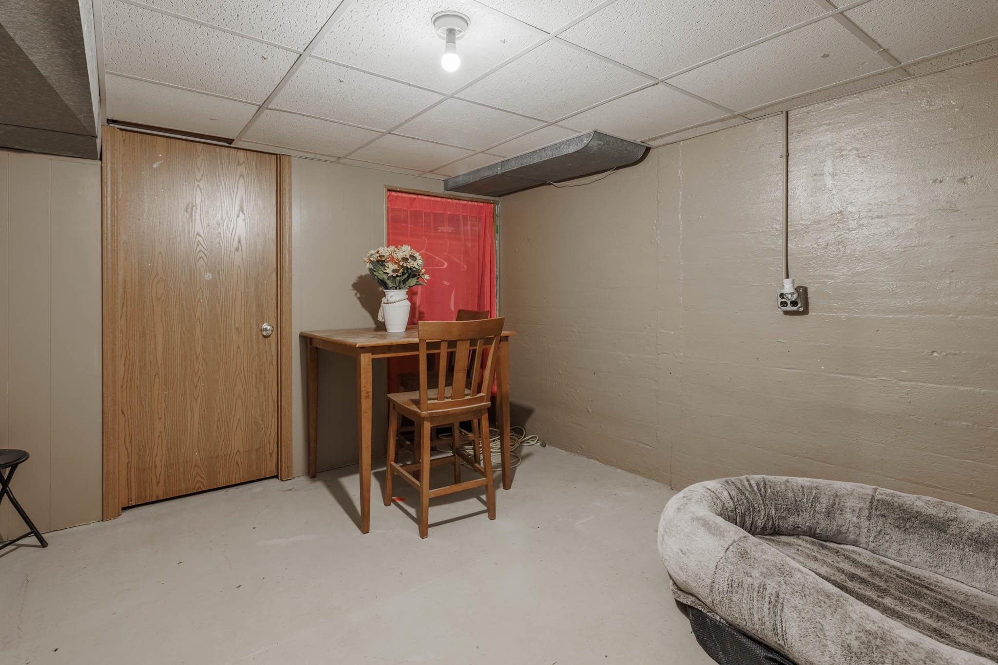 1815 Churchill Drive, Owensboro, Kentucky 42303, 3 Bedrooms Bedrooms, ,1 BathroomBathrooms,Single Family Residence,For Sale,Churchill Drive,90952