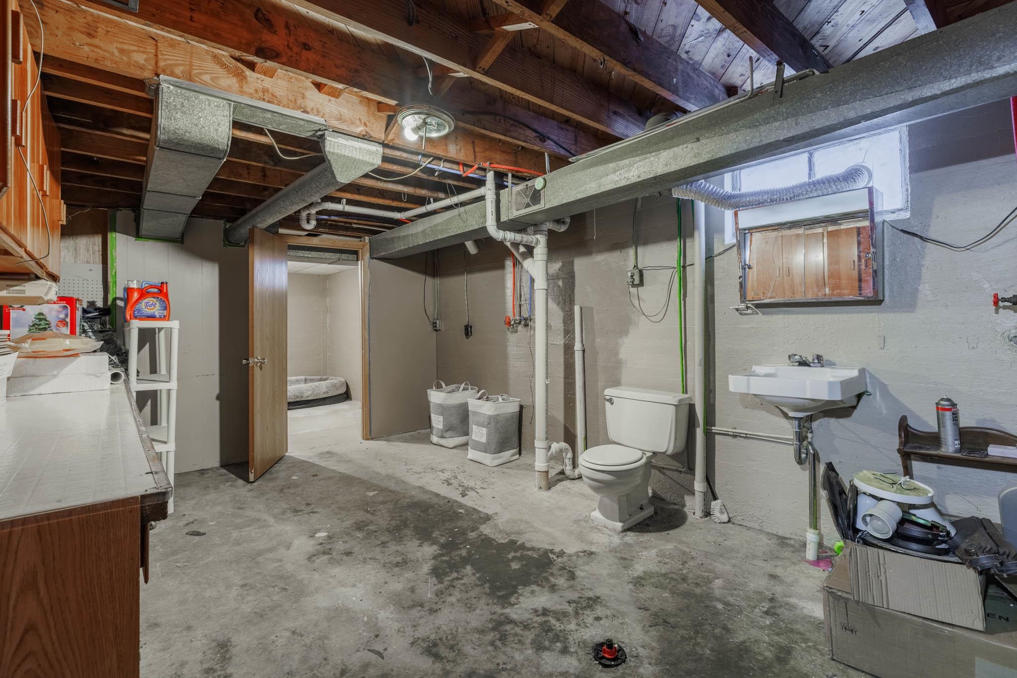 1815 Churchill Drive, Owensboro, Kentucky 42303, 3 Bedrooms Bedrooms, ,1 BathroomBathrooms,Single Family Residence,For Sale,Churchill Drive,90952