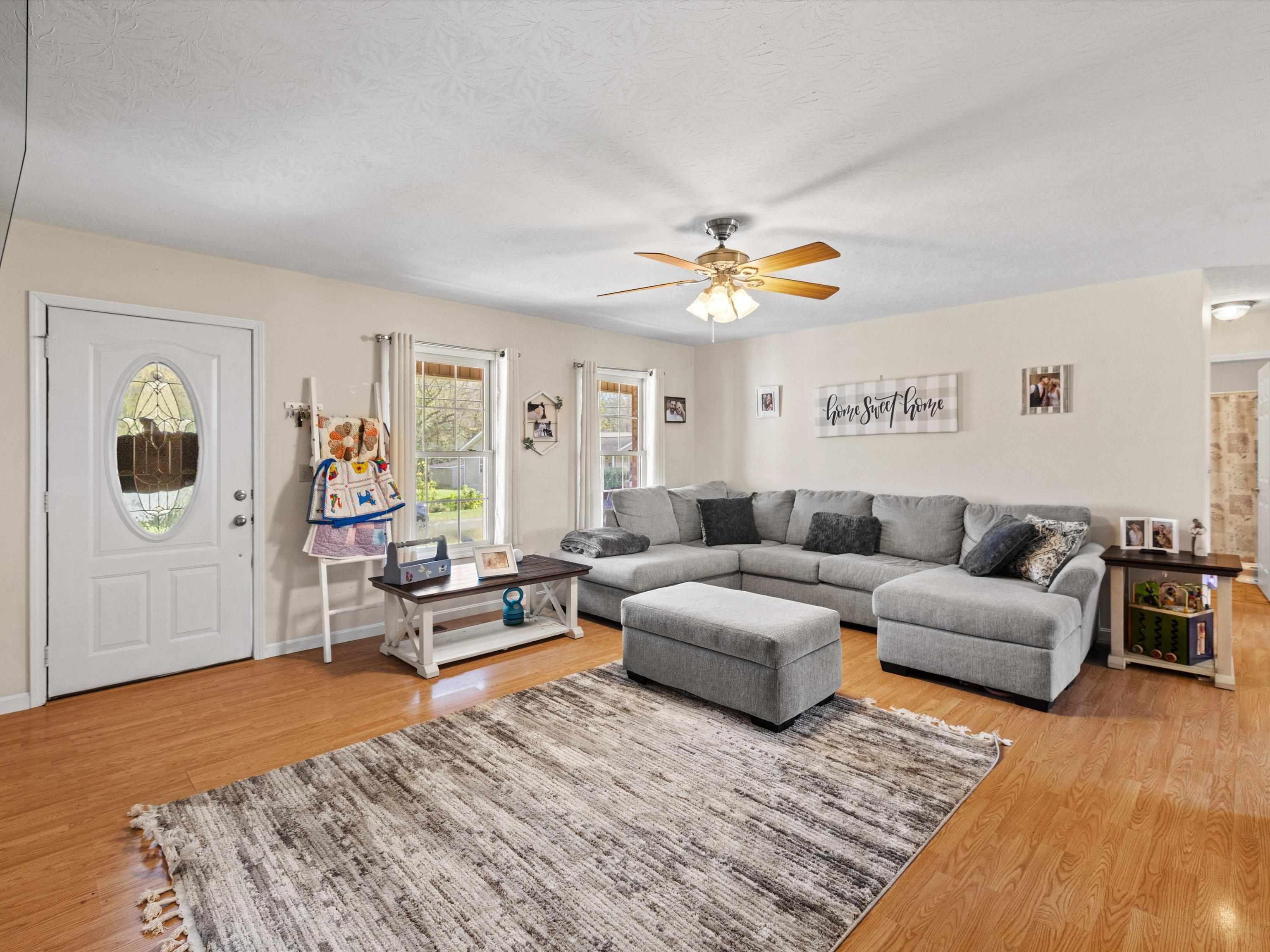 509 Oak St, Cloverport, Kentucky 40111, 3 Bedrooms Bedrooms, ,2 BathroomsBathrooms,Single Family Residence,For Sale,Oak St,90955