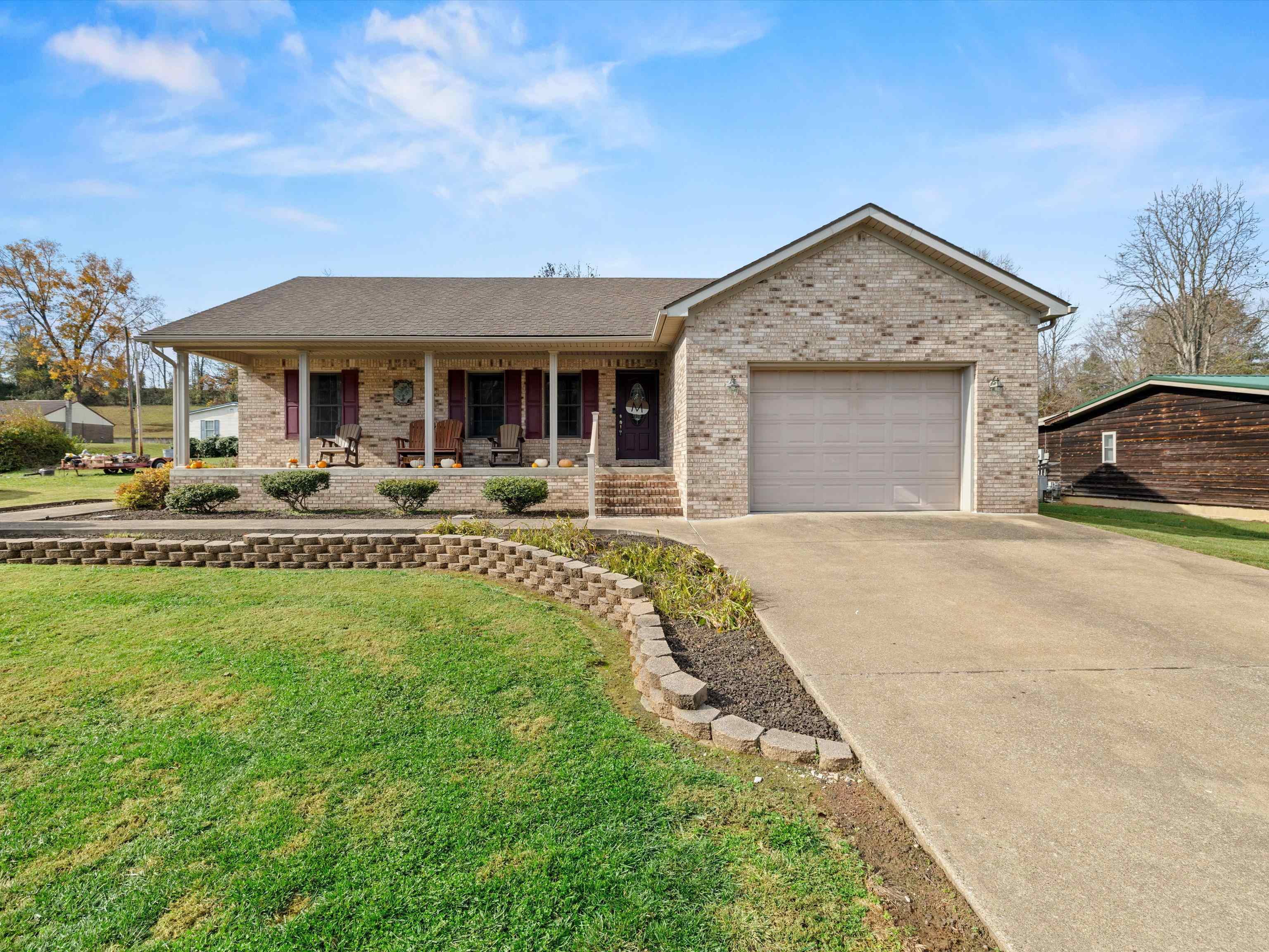 509 Oak St, Cloverport, Kentucky 40111, 3 Bedrooms Bedrooms, ,2 BathroomsBathrooms,Single Family Residence,For Sale,Oak St,90955