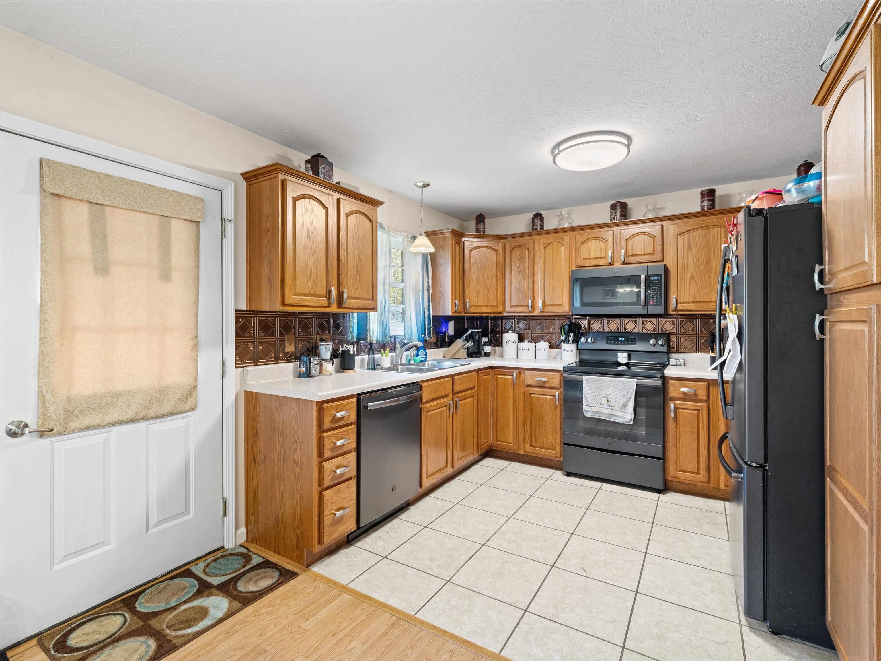 509 Oak St, Cloverport, Kentucky 40111, 3 Bedrooms Bedrooms, ,2 BathroomsBathrooms,Single Family Residence,For Sale,Oak St,90955