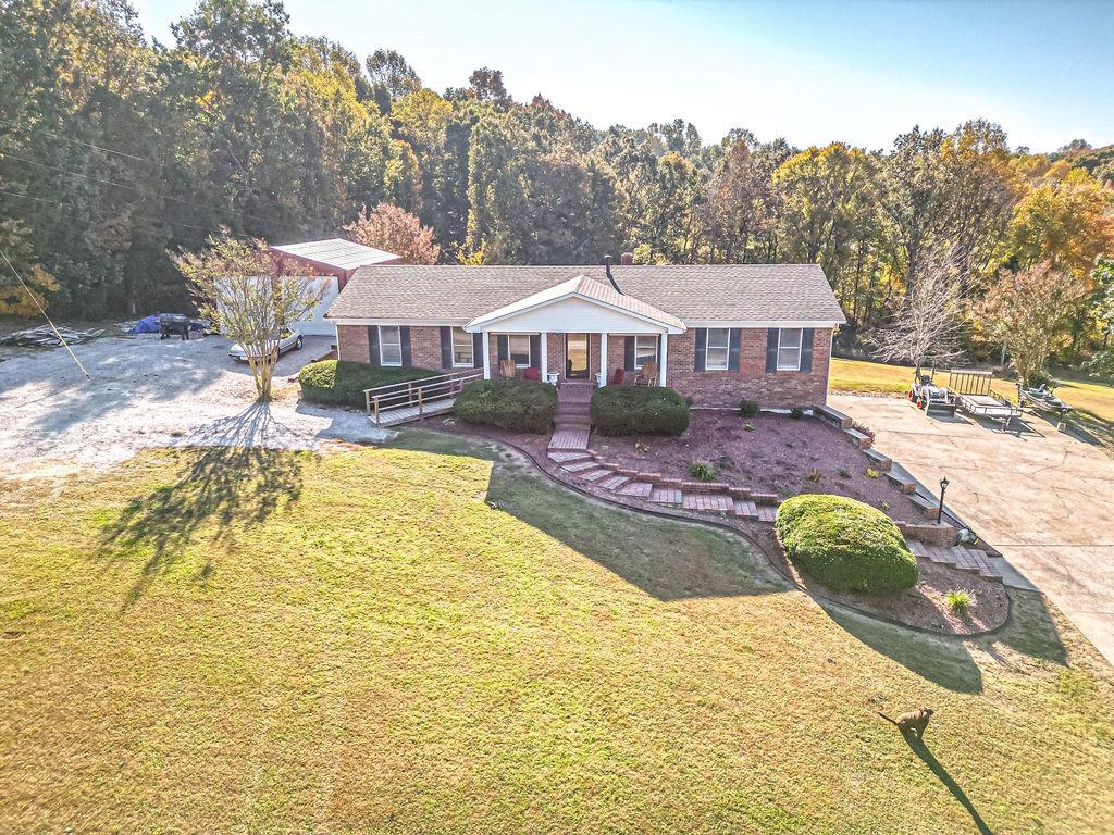 246 Valley View Drive, Morgantown, Kentucky 42261, 4 Bedrooms Bedrooms, ,3 BathroomsBathrooms,Ranch,For Sale,Valley View Drive,90958