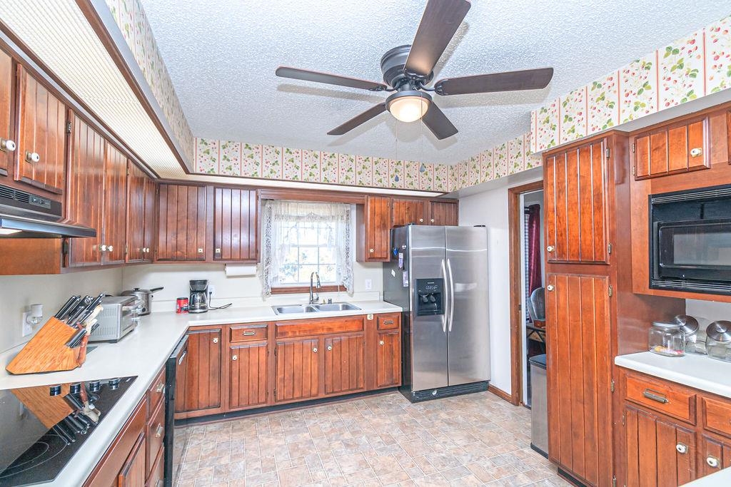 246 Valley View Drive, Morgantown, Kentucky 42261, 4 Bedrooms Bedrooms, ,3 BathroomsBathrooms,Ranch,For Sale,Valley View Drive,90958