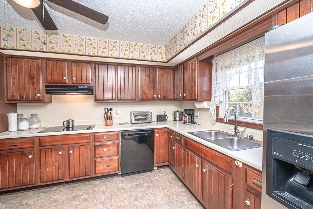 246 Valley View Drive, Morgantown, Kentucky 42261, 4 Bedrooms Bedrooms, ,3 BathroomsBathrooms,Ranch,For Sale,Valley View Drive,90958