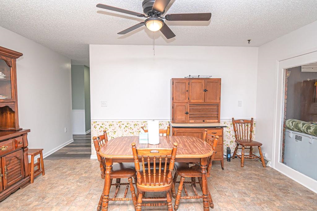 246 Valley View Drive, Morgantown, Kentucky 42261, 4 Bedrooms Bedrooms, ,3 BathroomsBathrooms,Ranch,For Sale,Valley View Drive,90958