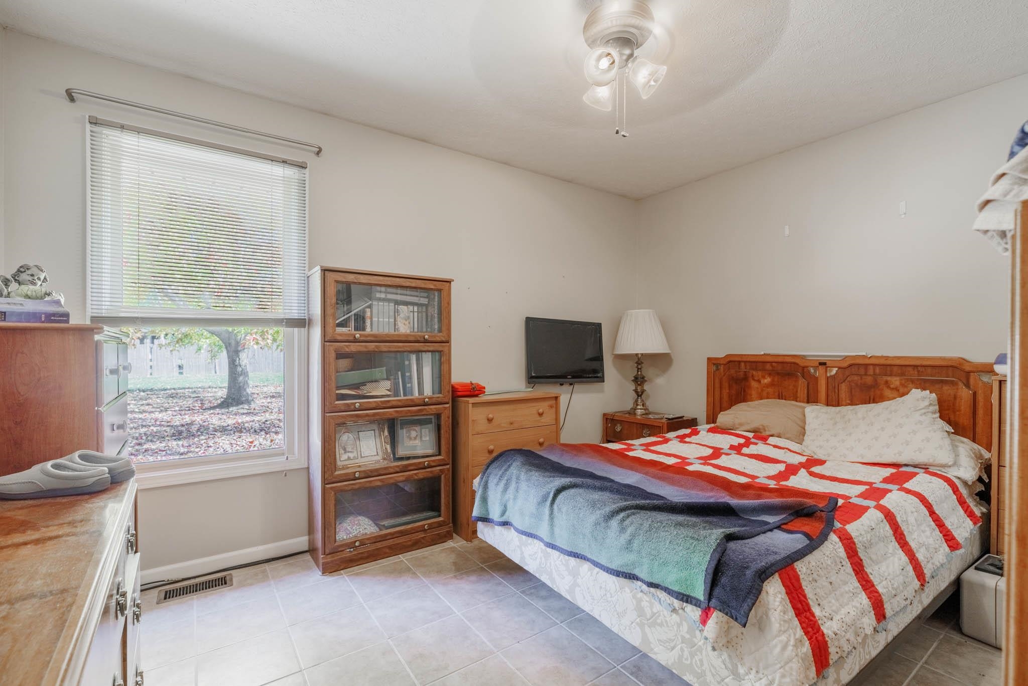 4107 Farmington Court, Owensboro, Kentucky 42303, 3 Bedrooms Bedrooms, ,1 BathroomBathrooms,Single Family Residence,For Sale,Farmington Court,90961