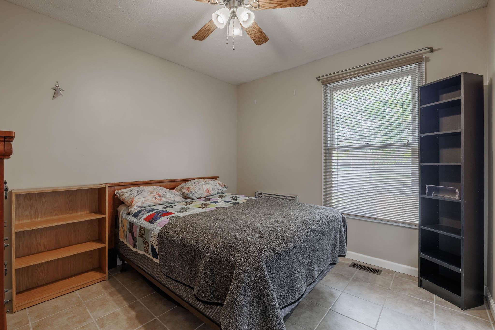4107 Farmington Court, Owensboro, Kentucky 42303, 3 Bedrooms Bedrooms, ,1 BathroomBathrooms,Single Family Residence,For Sale,Farmington Court,90961