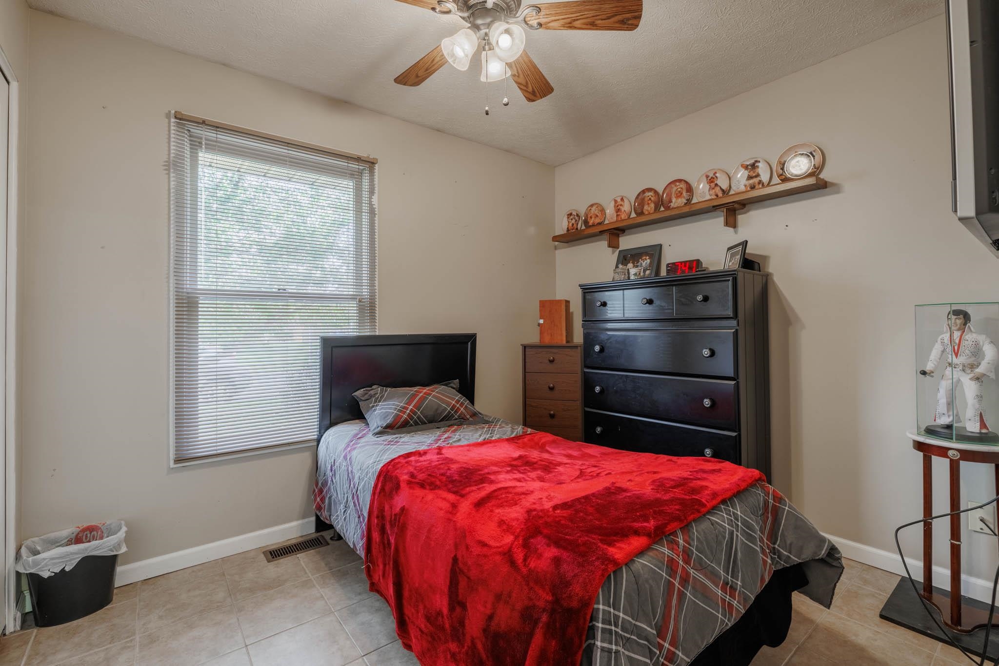 4107 Farmington Court, Owensboro, Kentucky 42303, 3 Bedrooms Bedrooms, ,1 BathroomBathrooms,Single Family Residence,For Sale,Farmington Court,90961