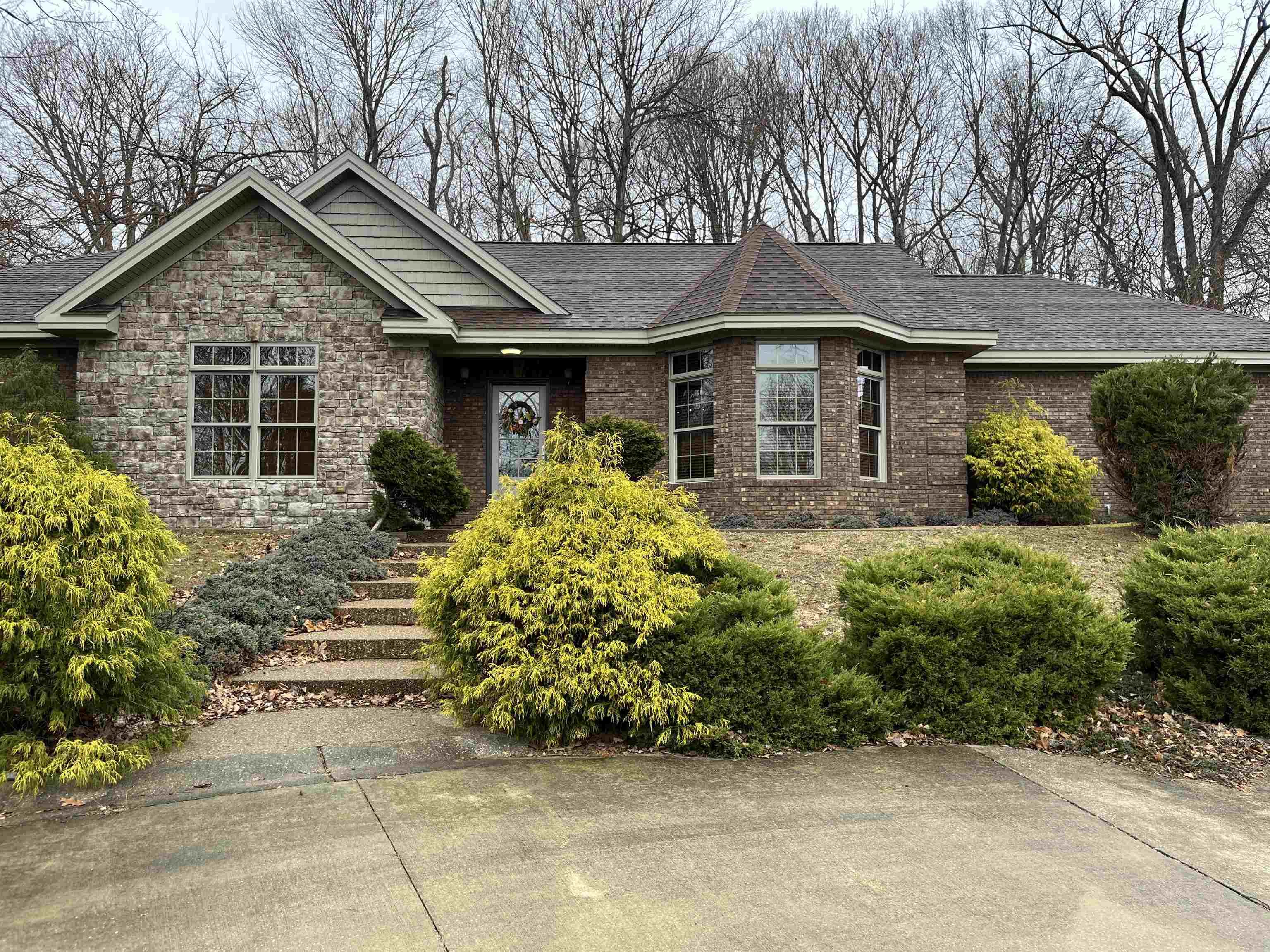 935 Button Buck Court, Owensboro, Kentucky 42301, 3 Bedrooms Bedrooms, ,2 BathroomsBathrooms,Single Family Residence,For Sale,Button Buck Court,90963