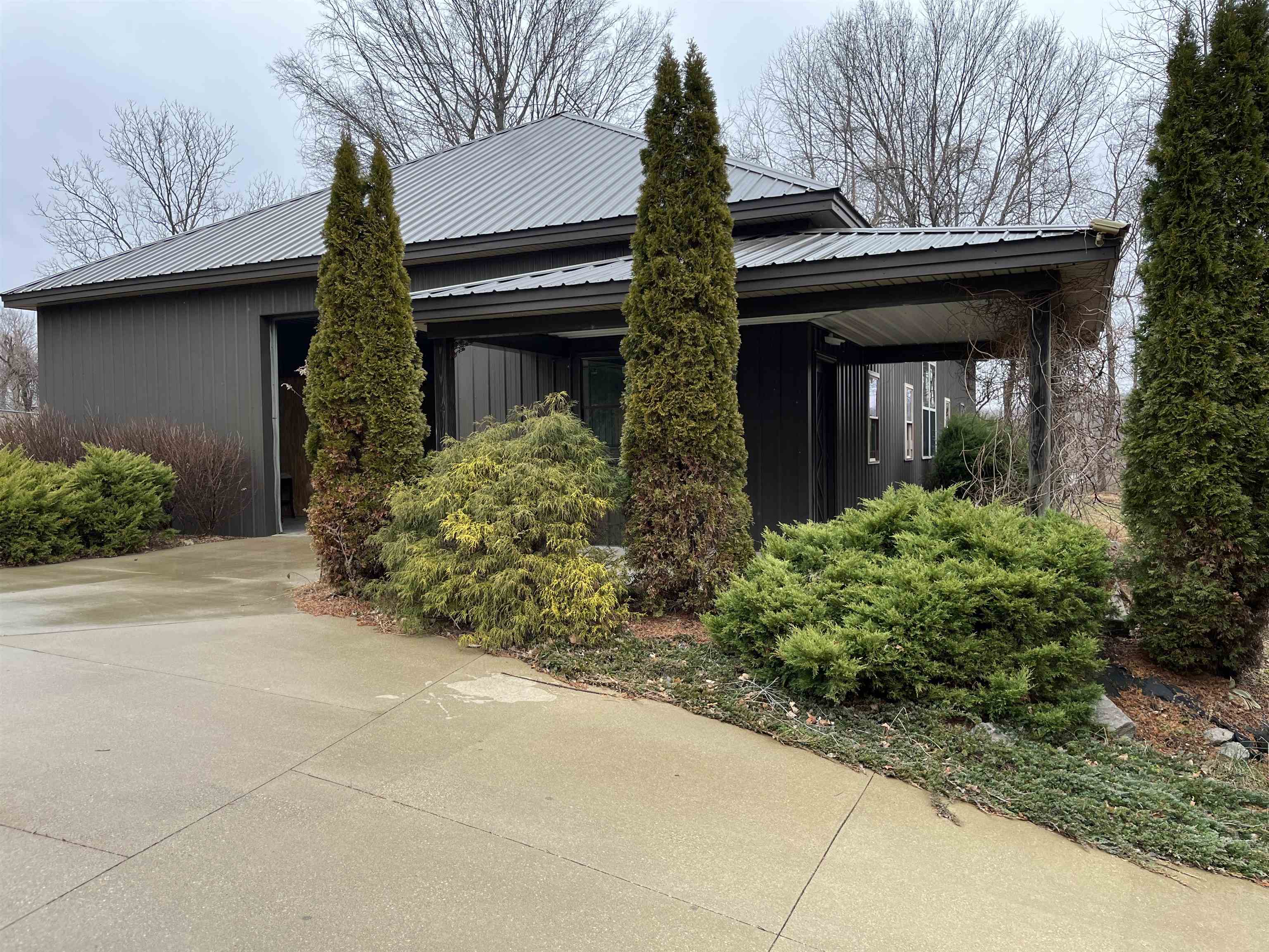 935 Button Buck Court, Owensboro, Kentucky 42301, 3 Bedrooms Bedrooms, ,2 BathroomsBathrooms,Single Family Residence,For Sale,Button Buck Court,90963