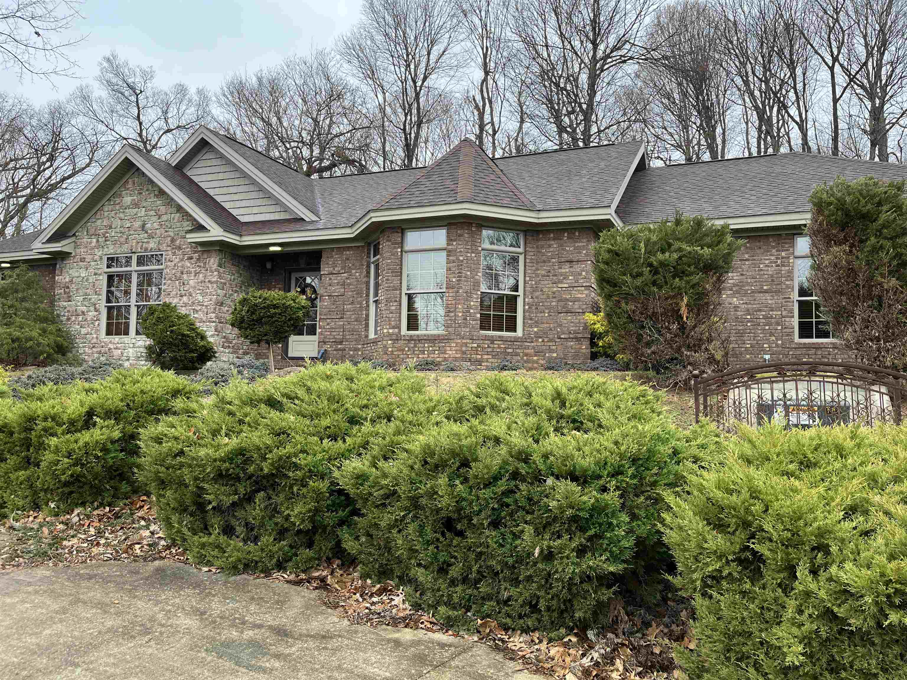 935 Button Buck Court, Owensboro, Kentucky 42301, 3 Bedrooms Bedrooms, ,2 BathroomsBathrooms,Single Family Residence,For Sale,Button Buck Court,90963