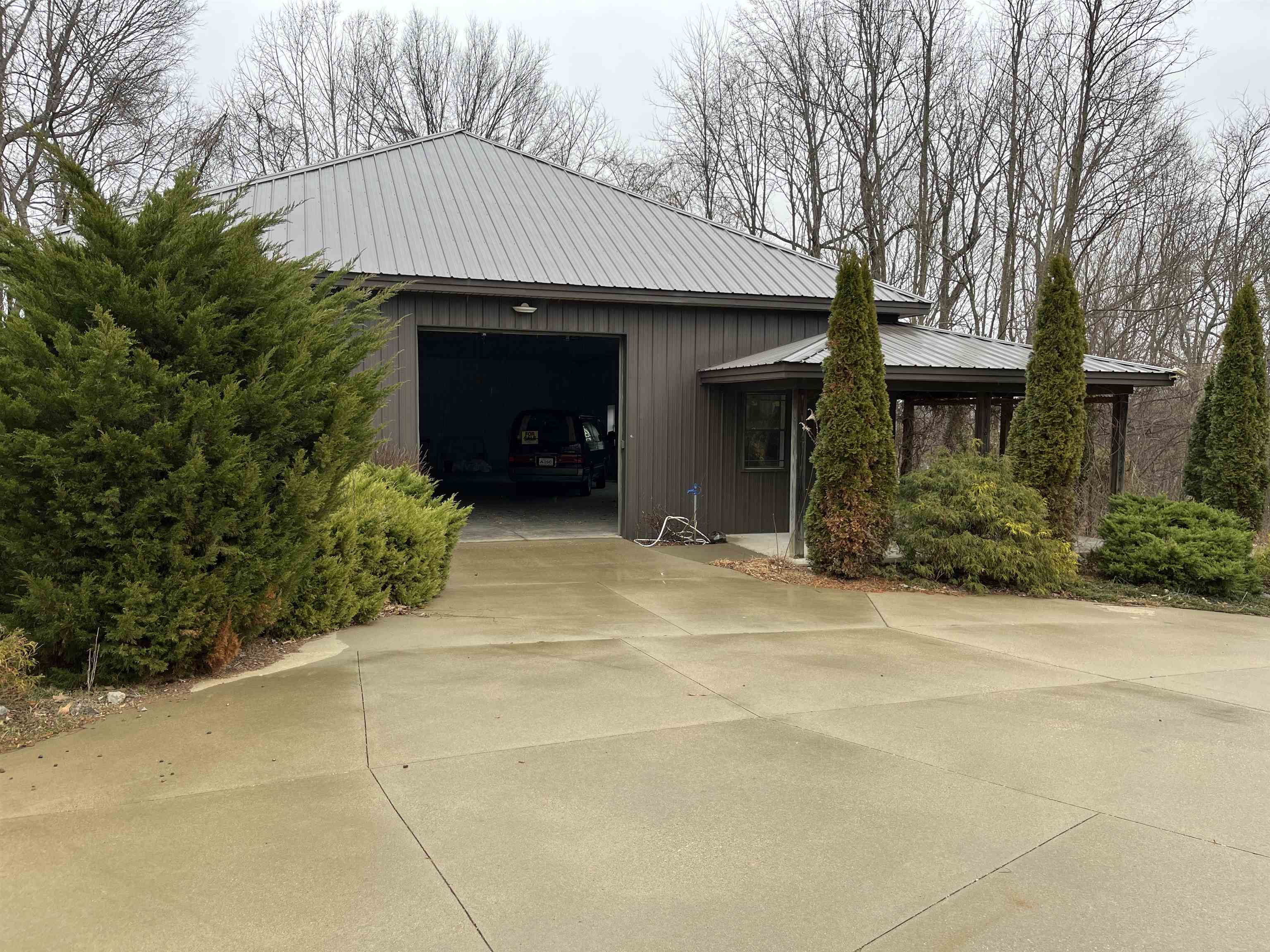 935 Button Buck Court, Owensboro, Kentucky 42301, 3 Bedrooms Bedrooms, ,2 BathroomsBathrooms,Single Family Residence,For Sale,Button Buck Court,90963