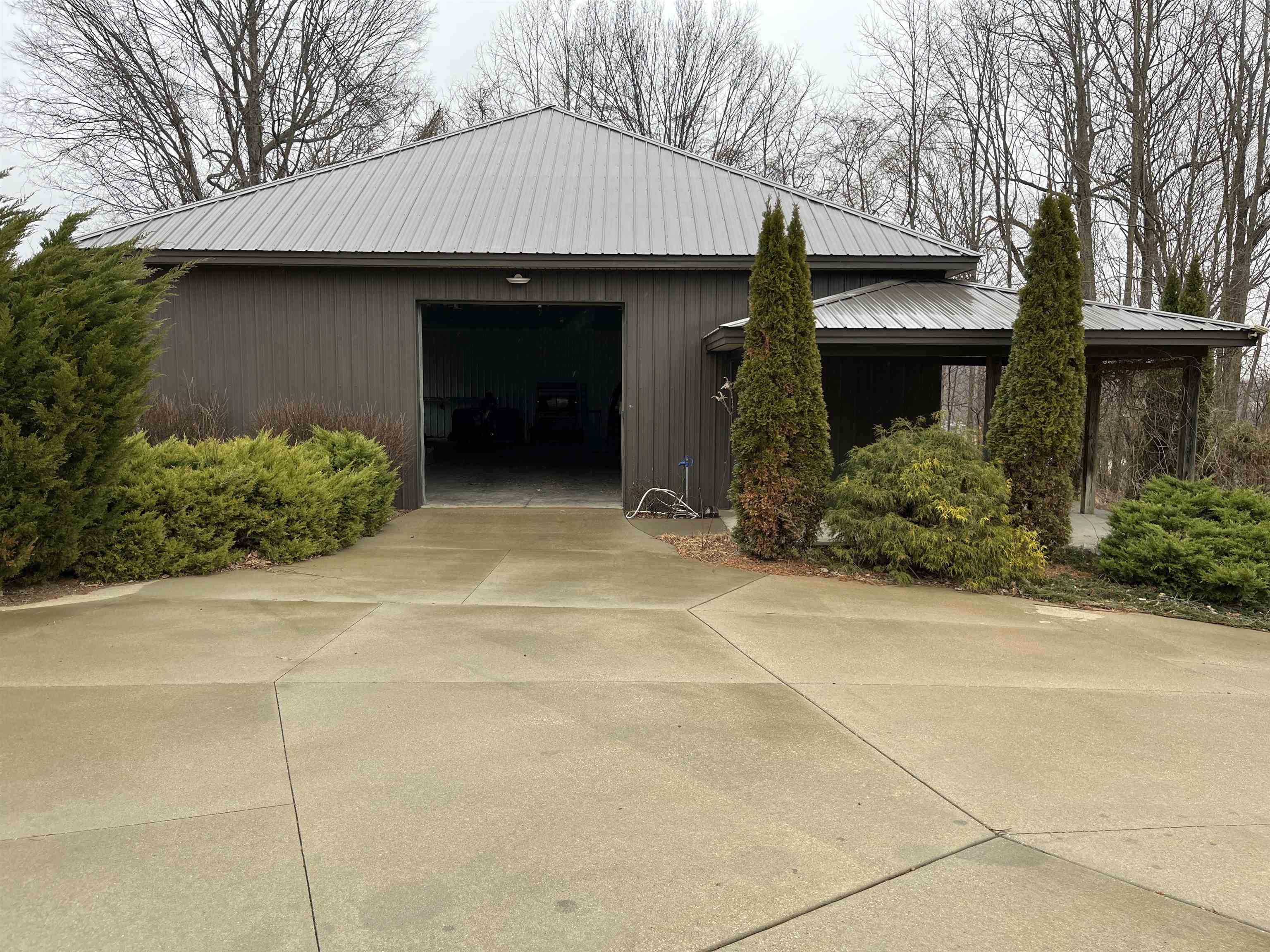 935 Button Buck Court, Owensboro, Kentucky 42301, 3 Bedrooms Bedrooms, ,2 BathroomsBathrooms,Single Family Residence,For Sale,Button Buck Court,90963